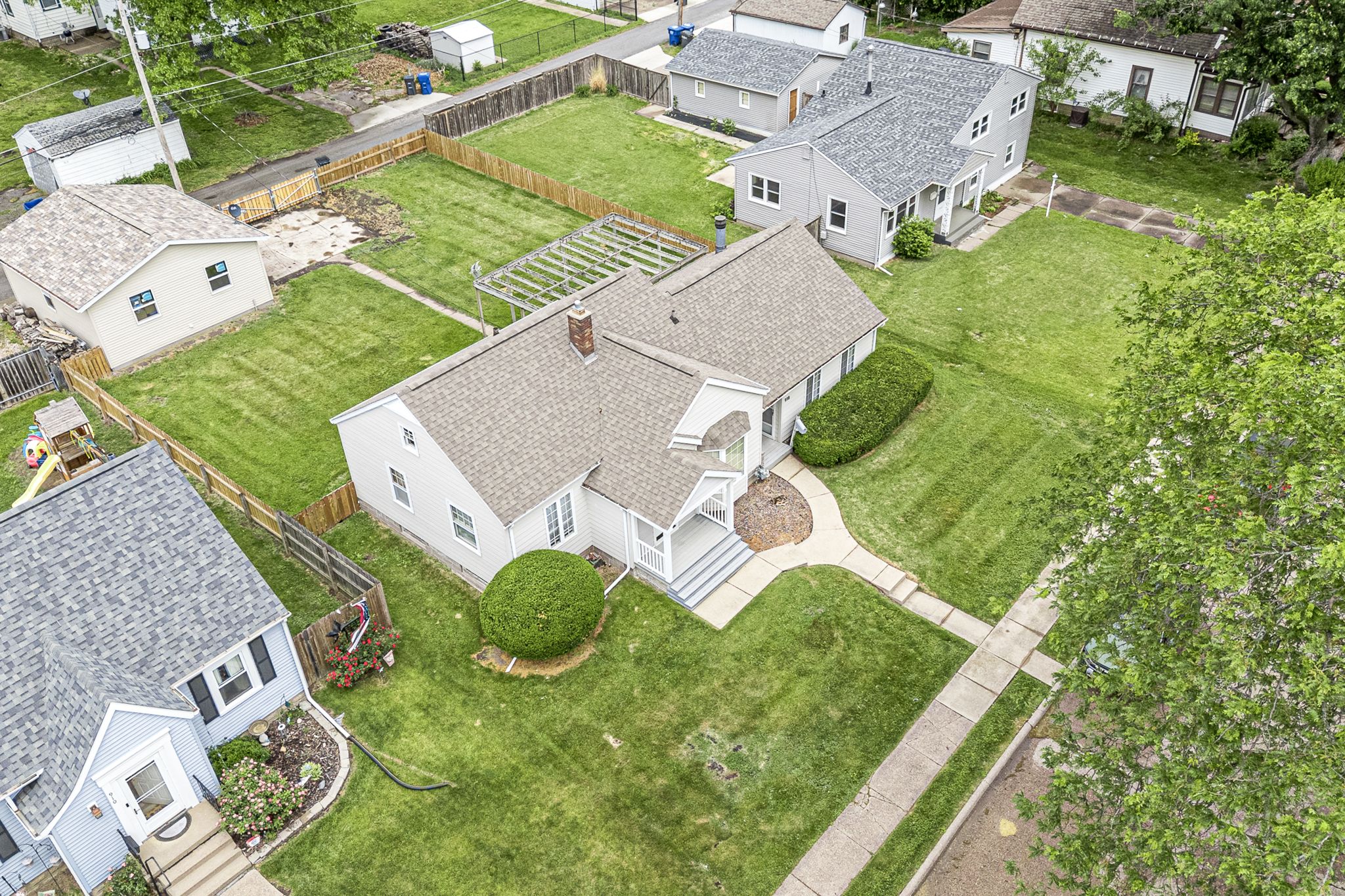 918 Jones St, Bettendorf, IA, Image 2