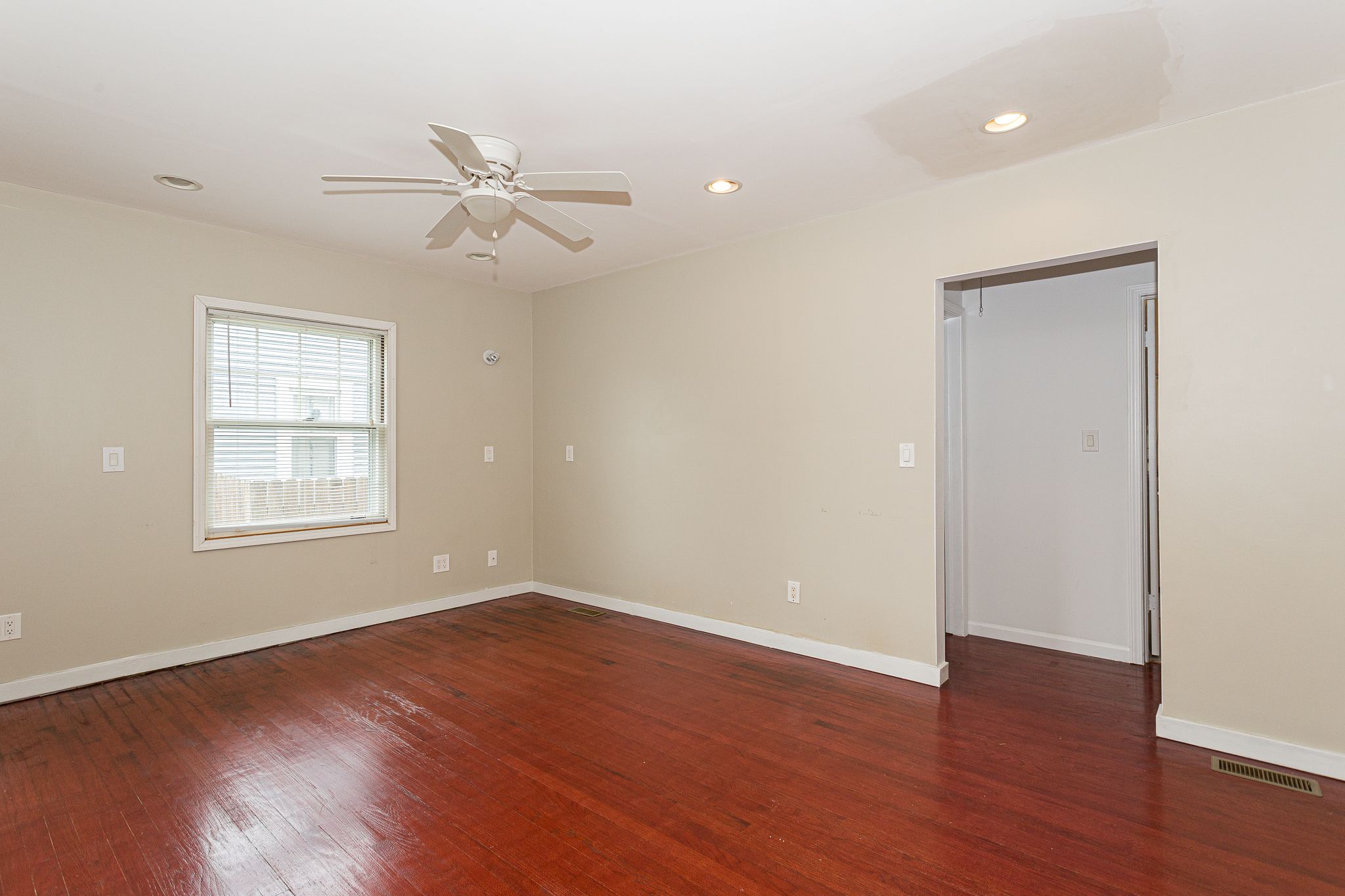 918 Jones St, Bettendorf, IA, Image 3