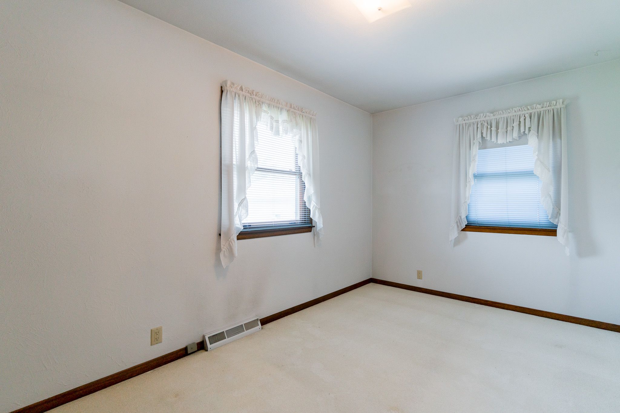 2625 Willow St SW, Cedar Rapids, IA, Image 12