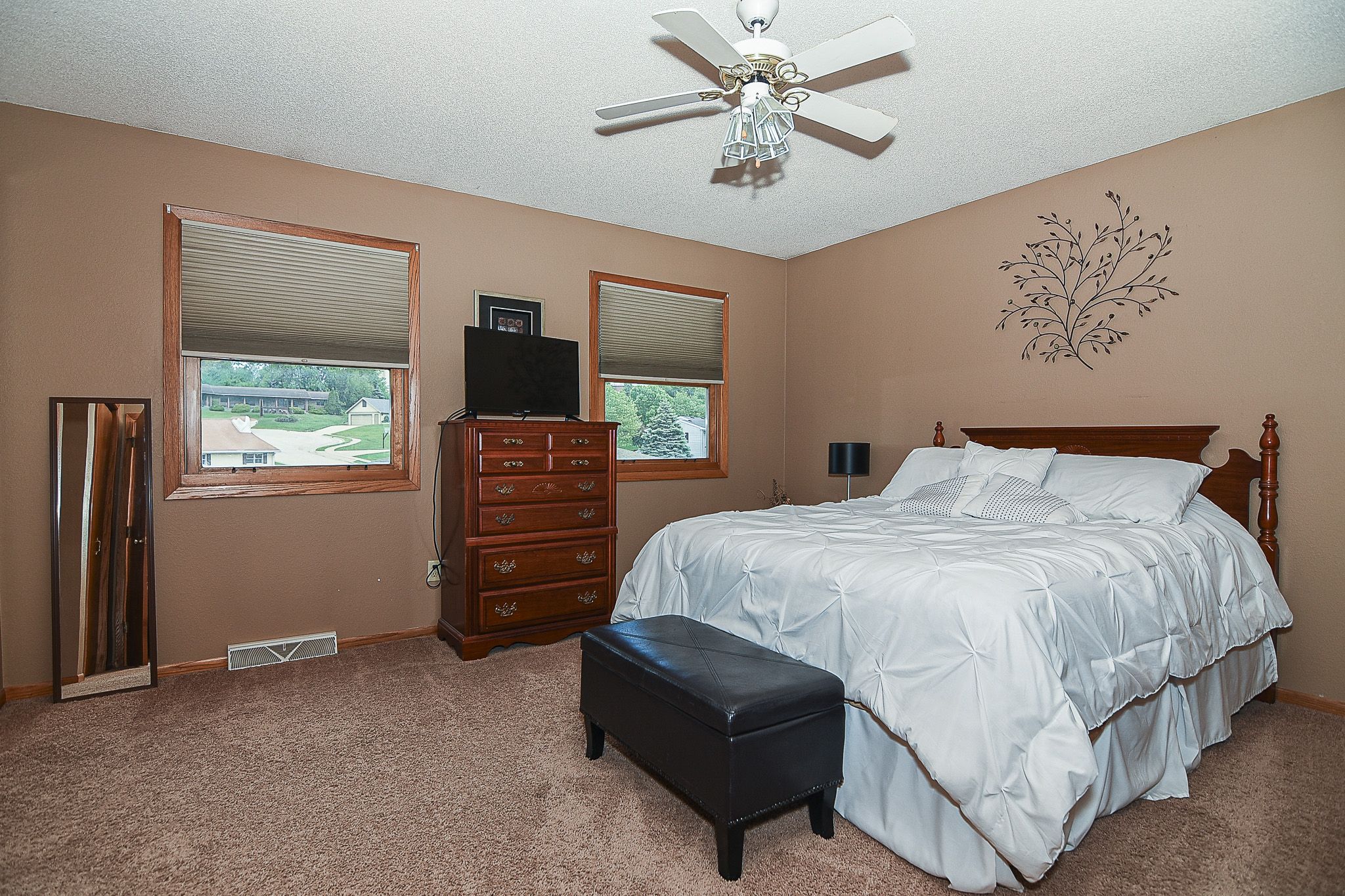 2445 Palomino Circle, Dubuque, IA, Image 9