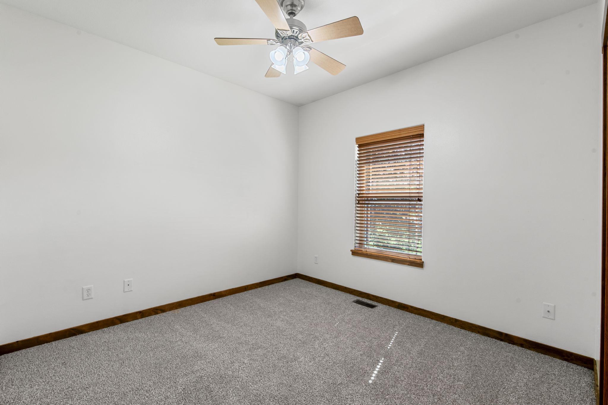207 Pheasant Run, West Branch, IA, Image 33