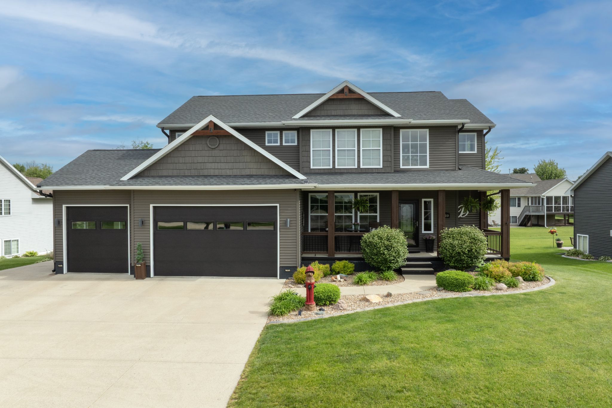 2610 Wolf Run, Hiawatha, IA, Image 2