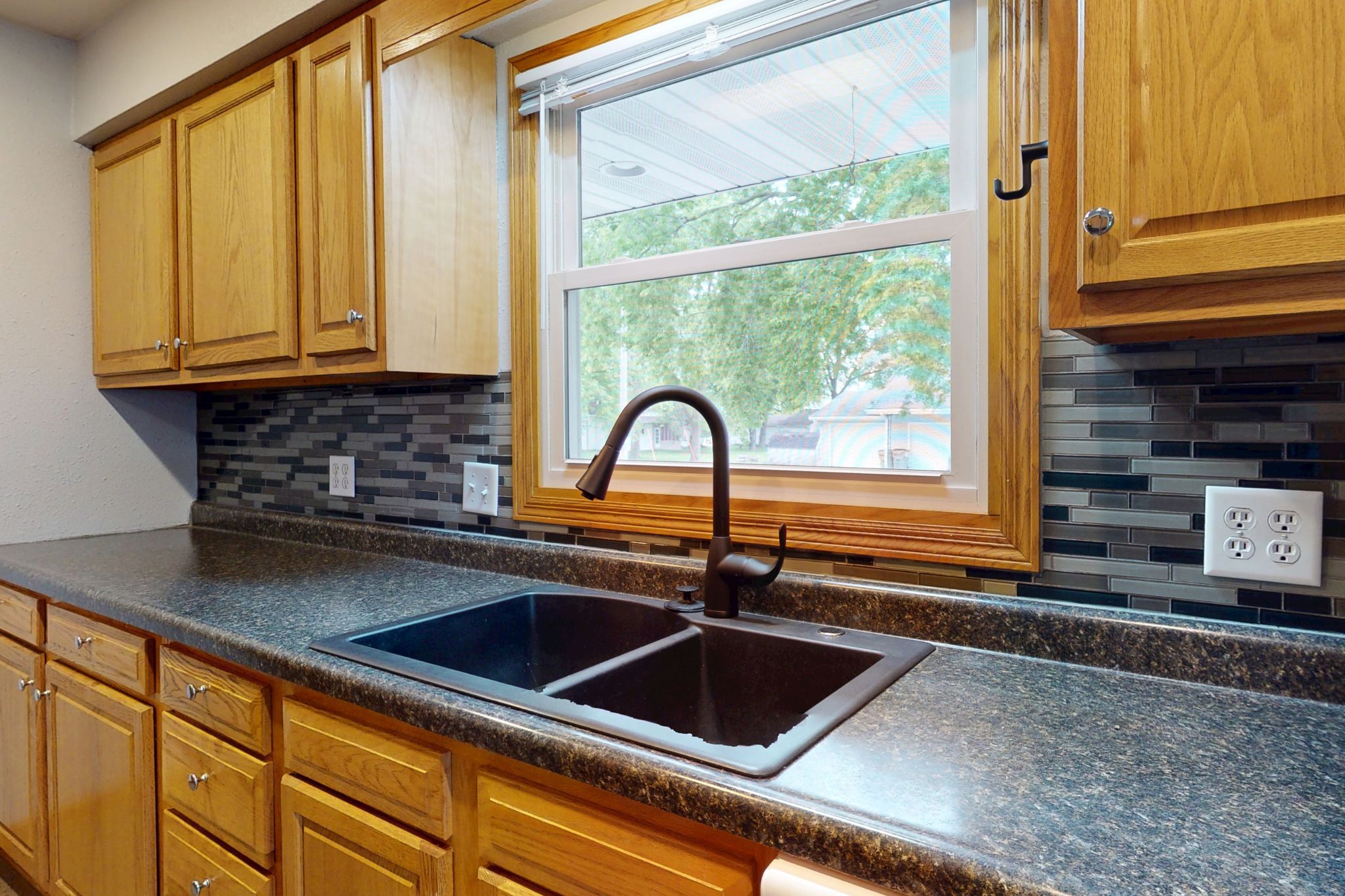 201 1st St, Delhi, IA, Image 9