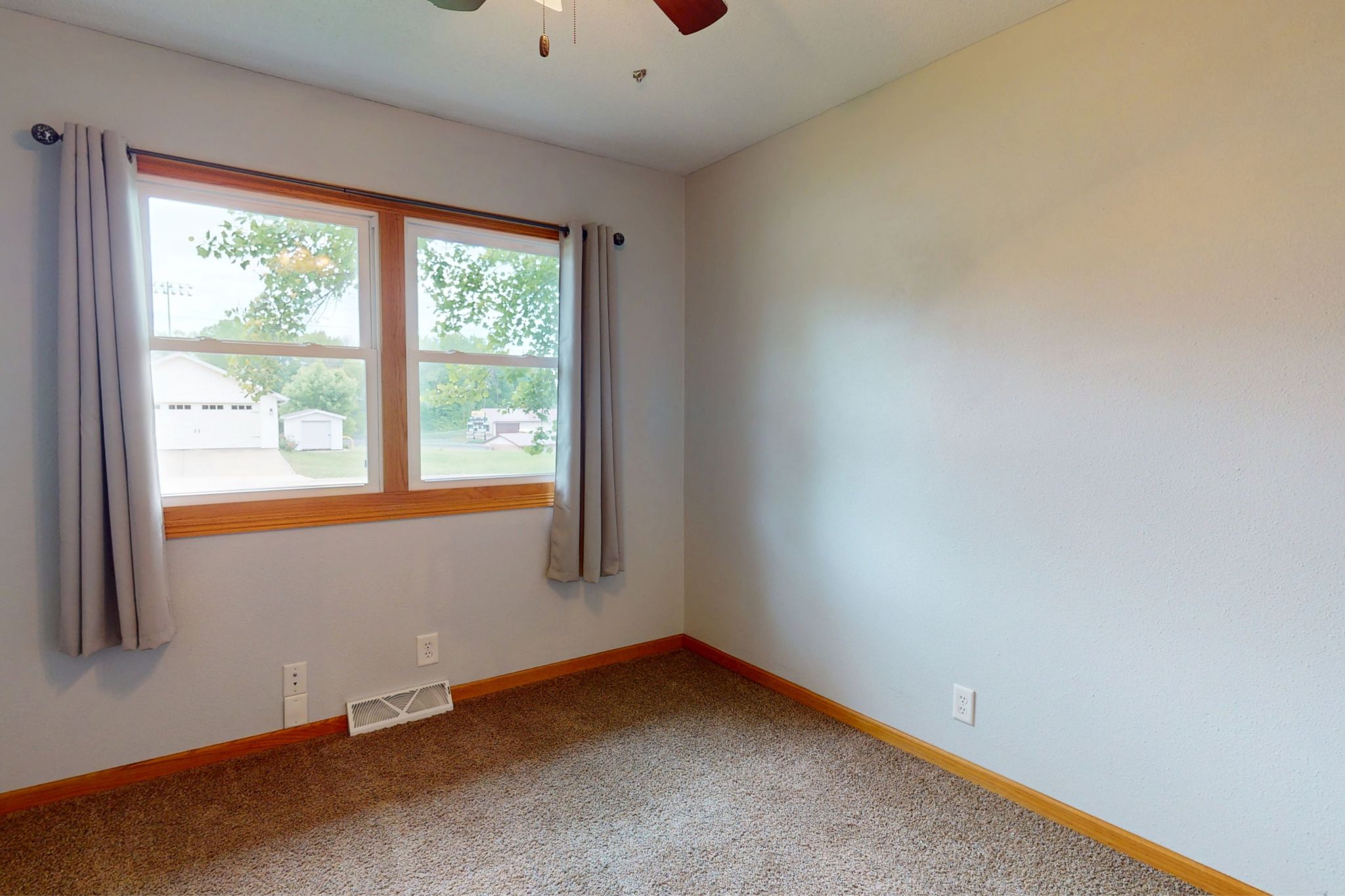 201 1st St, Delhi, IA, Image 12