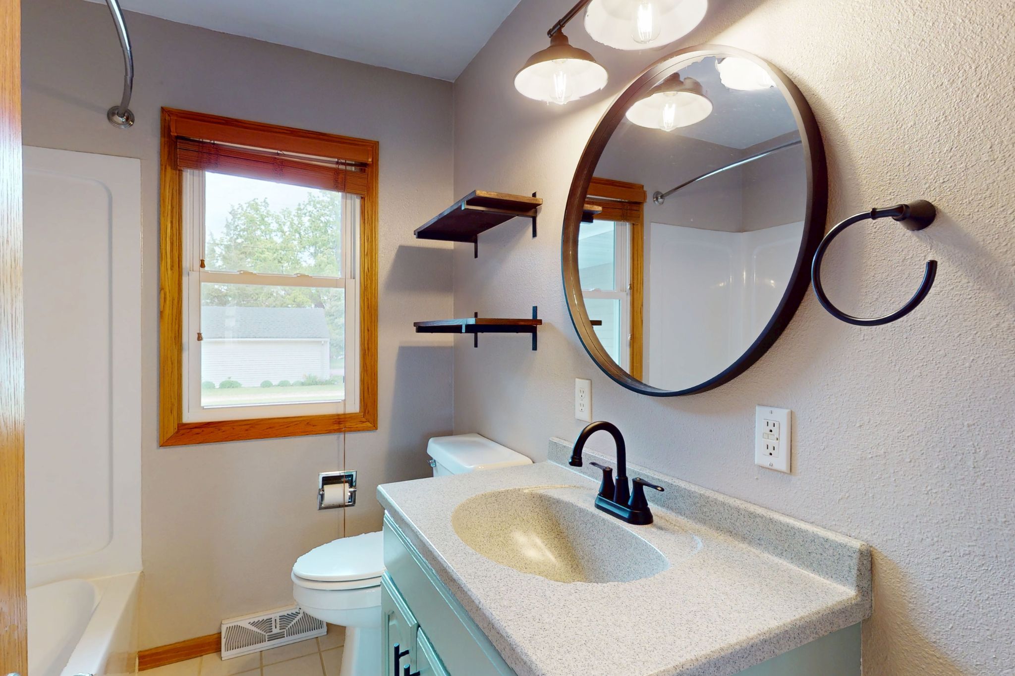 201 1st St, Delhi, IA, Image 14