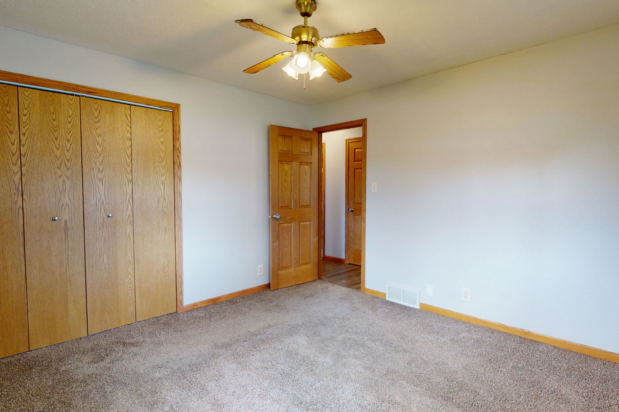 201 1st St, Delhi, IA, Image 16