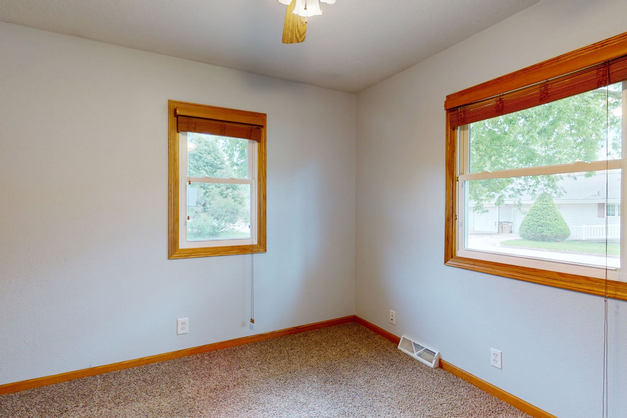 201 1st St, Delhi, IA, Image 17