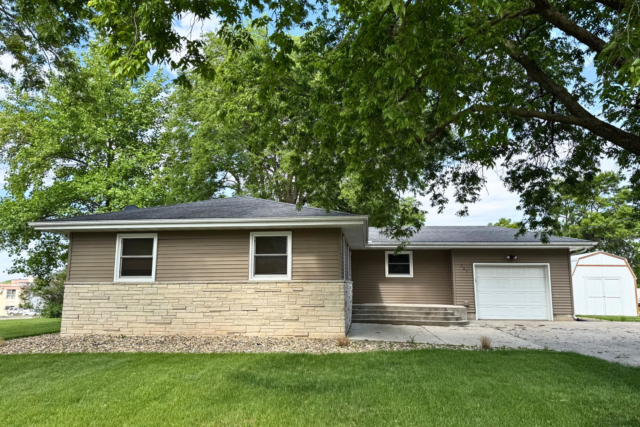 201 1st St, Delhi, IA, Image 2