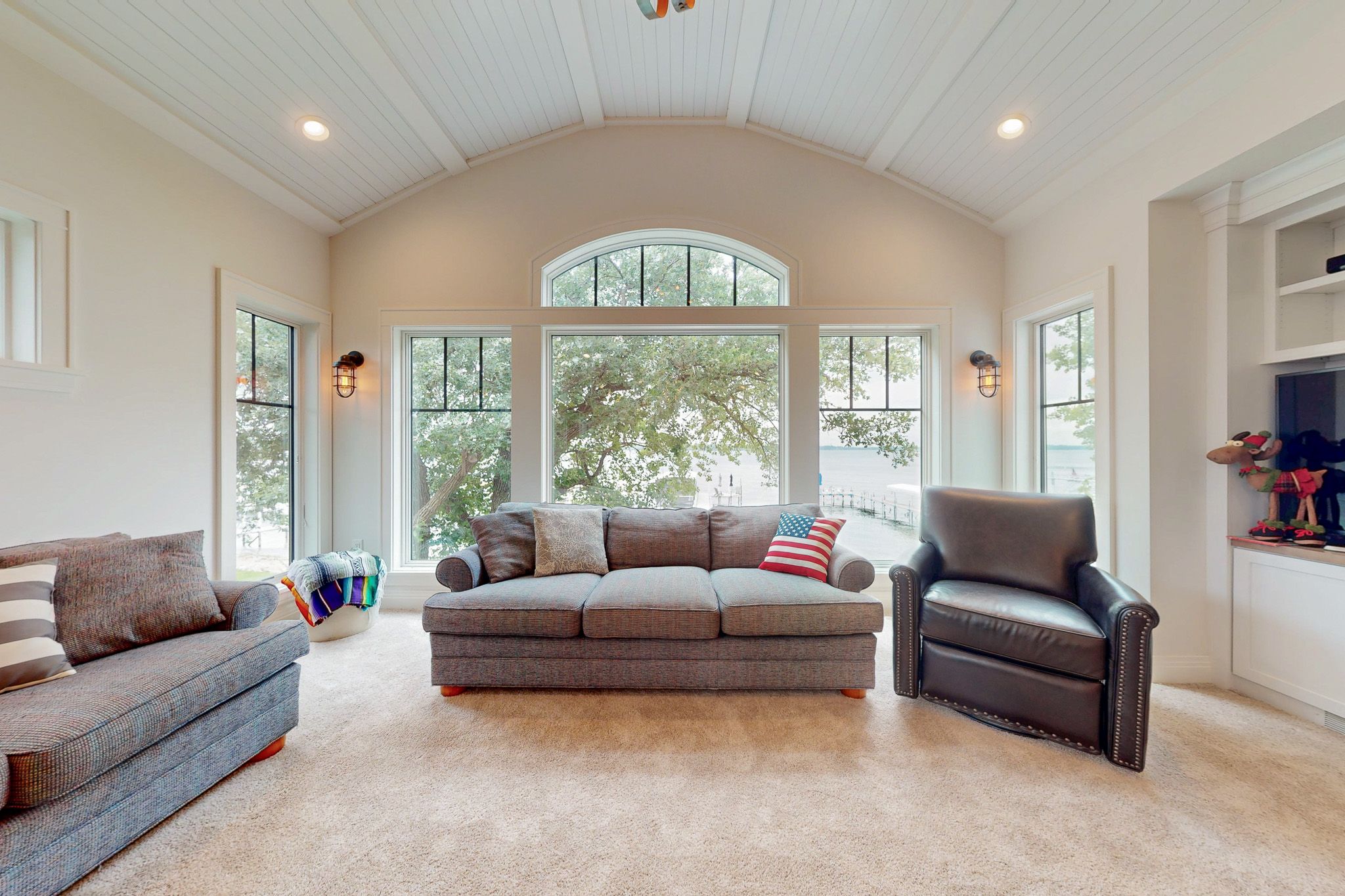2914 Okoboji Blvd, Milford, IA, Image 17