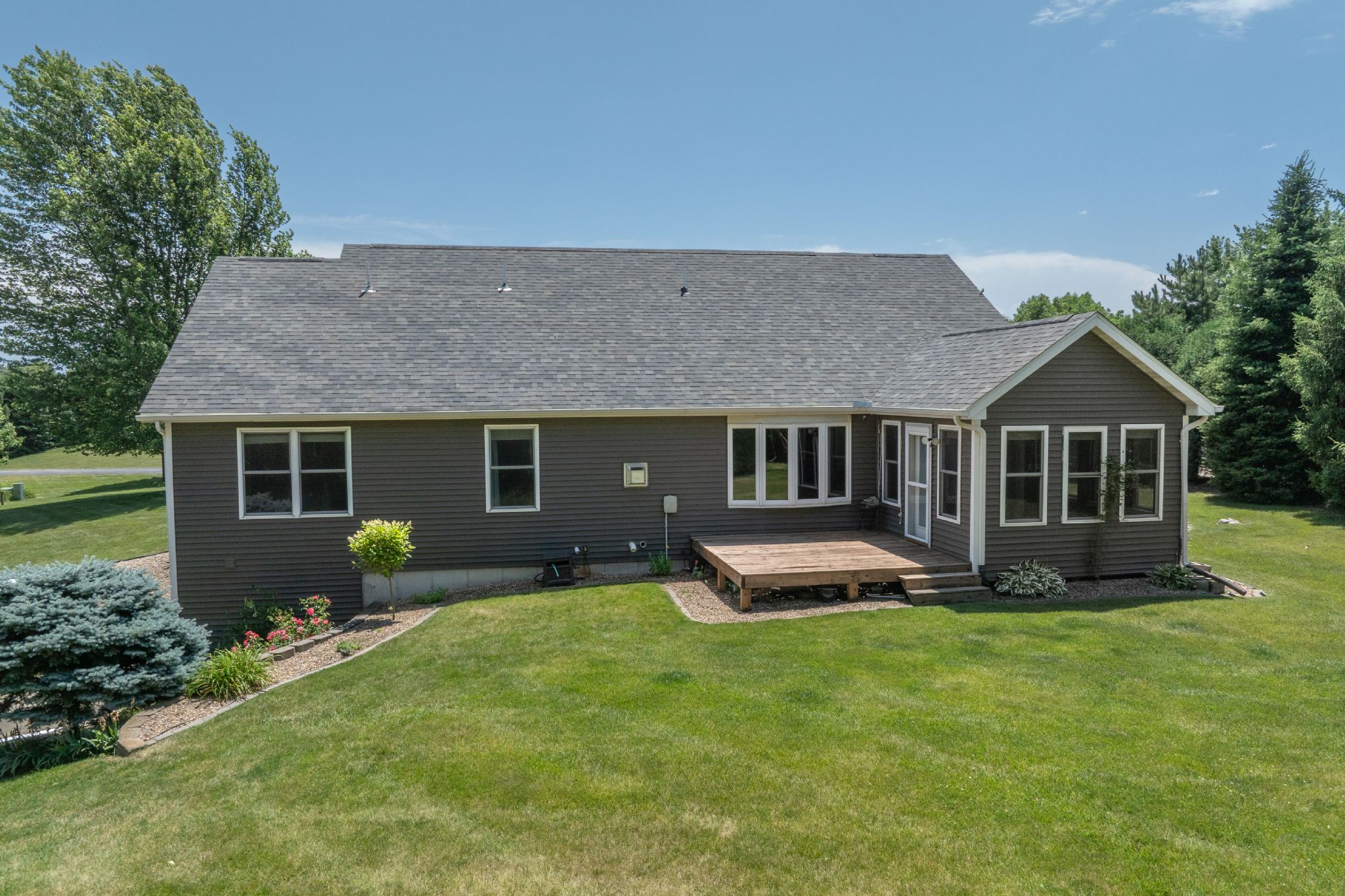 1206 Winchester Circle NE, Swisher, IA, Image 28
