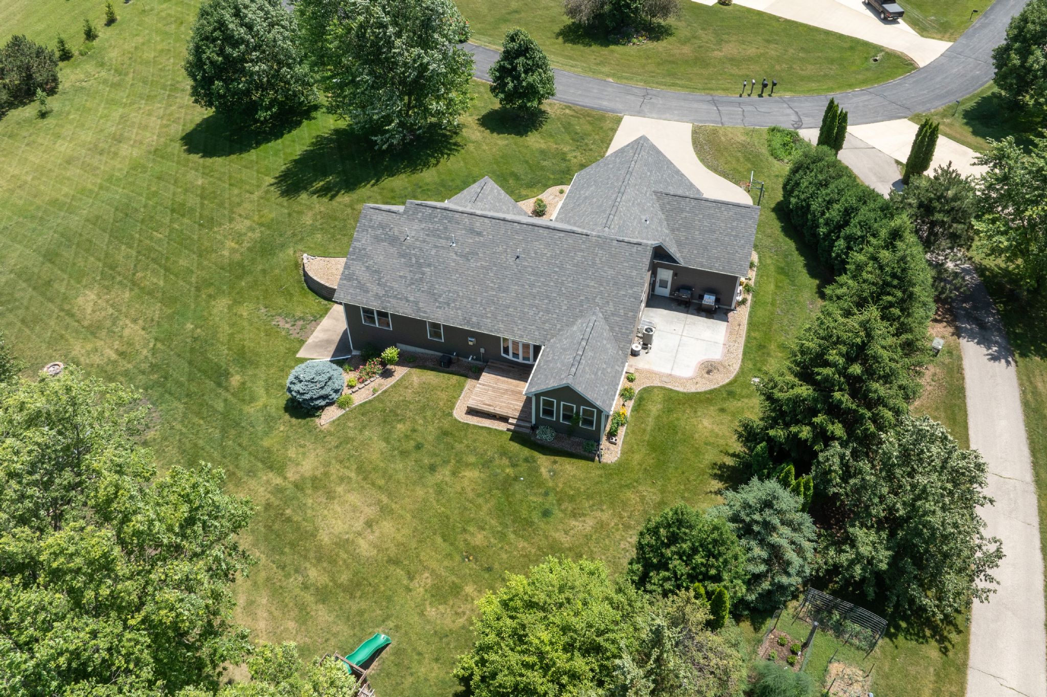 1206 Winchester Circle NE, Swisher, IA, Image 39
