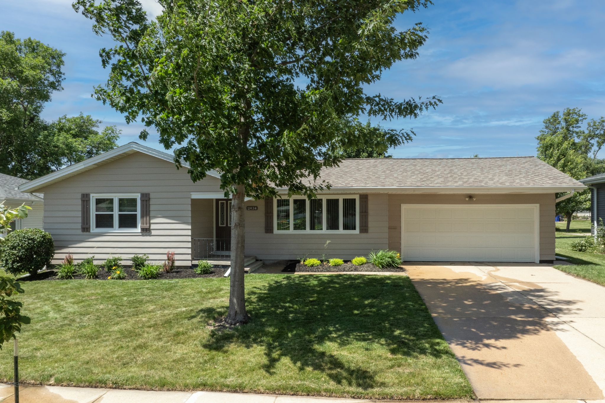 2434 Haven Ct SW, Cedar Rapids, IA, Image 3