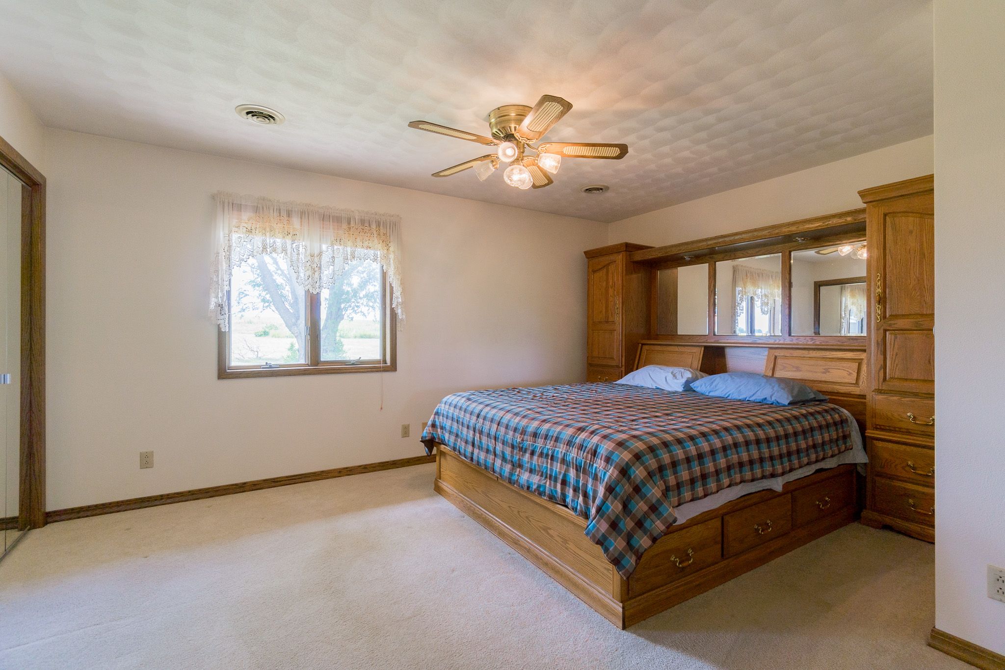 5589 22nd Avenue Trl, Vinton, IA, Image 12