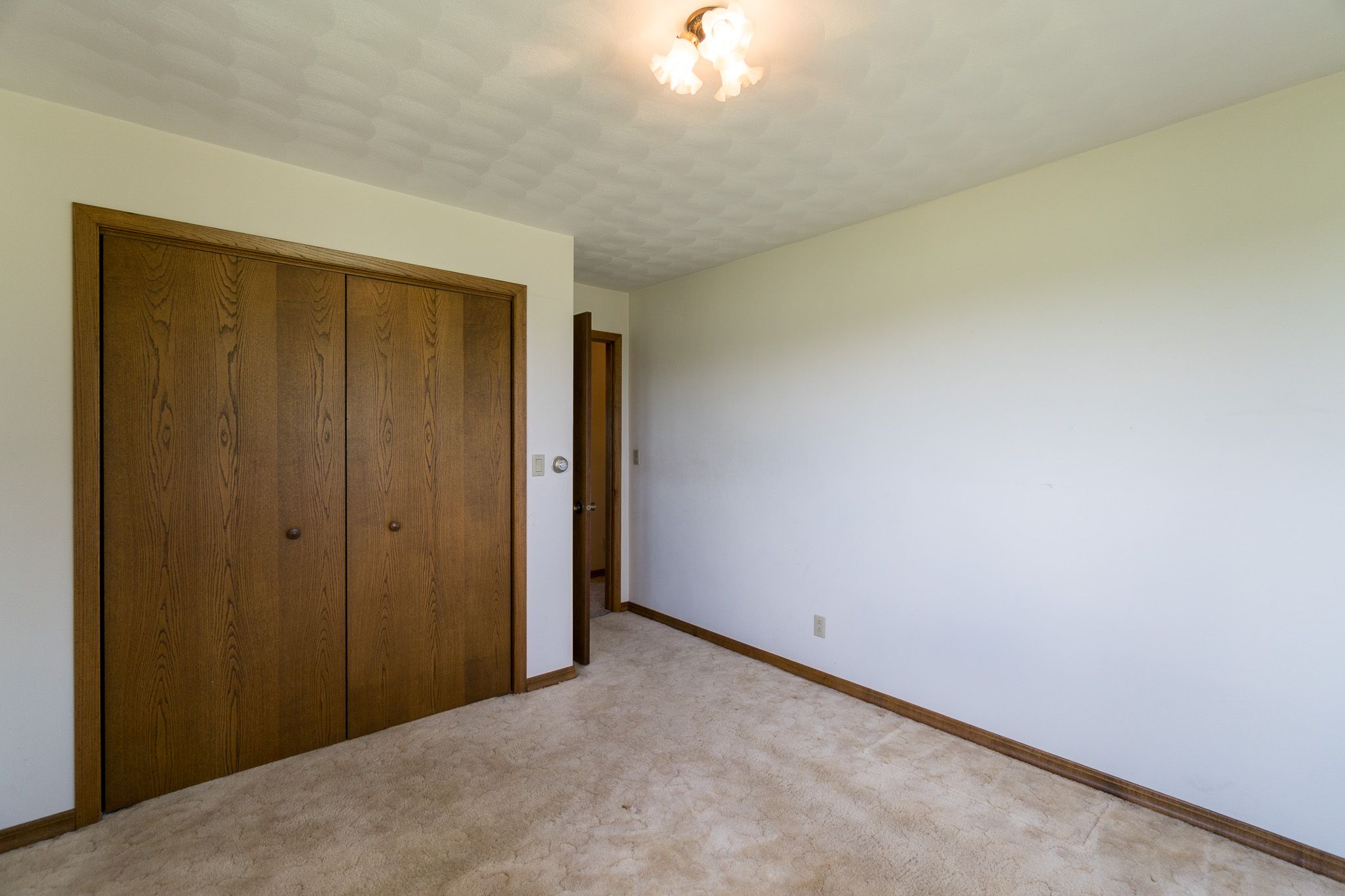 5589 22nd Avenue Trl, Vinton, IA, Image 18