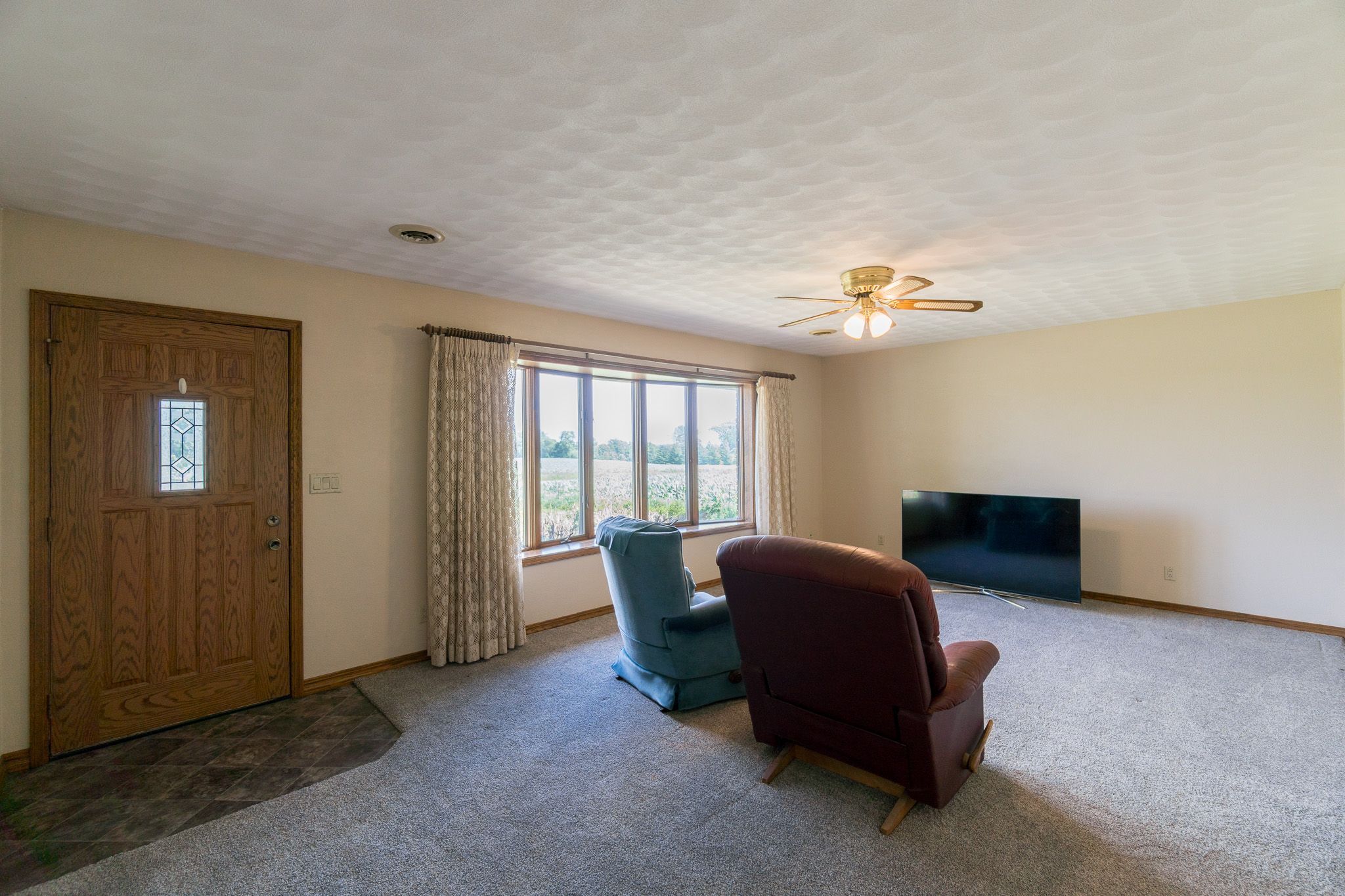 5589 22nd Avenue Trl, Vinton, IA, Image 2