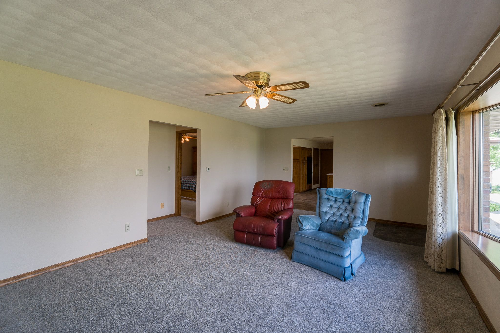 5589 22nd Avenue Trl, Vinton, IA, Image 3
