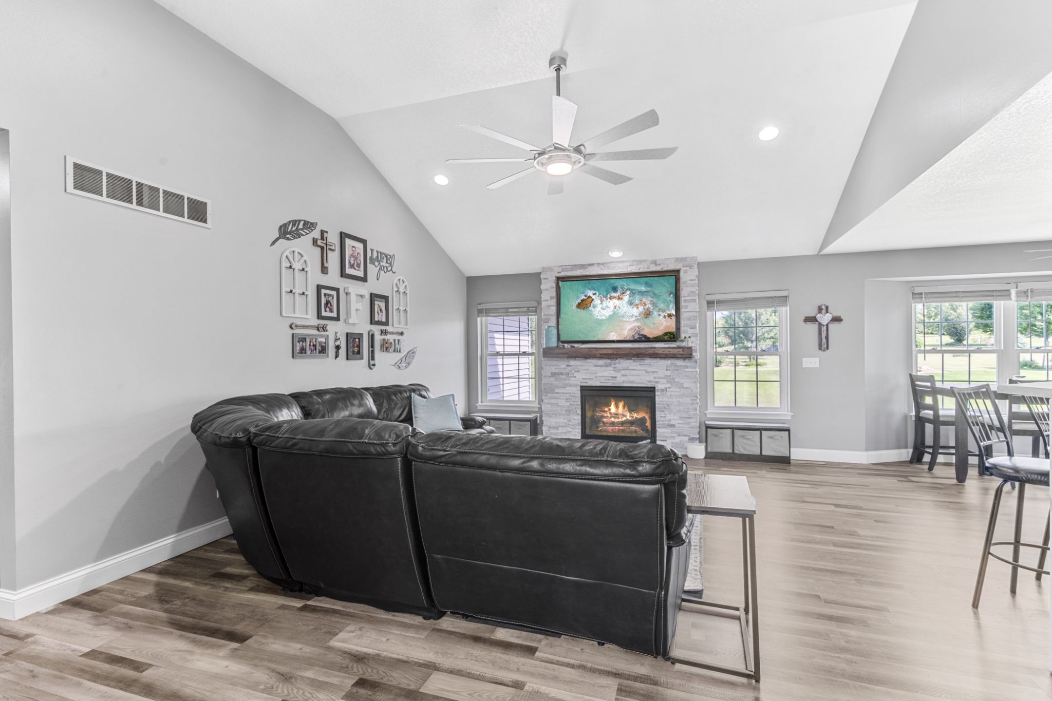 3016 Timberline, Riverside, IA, Image 3