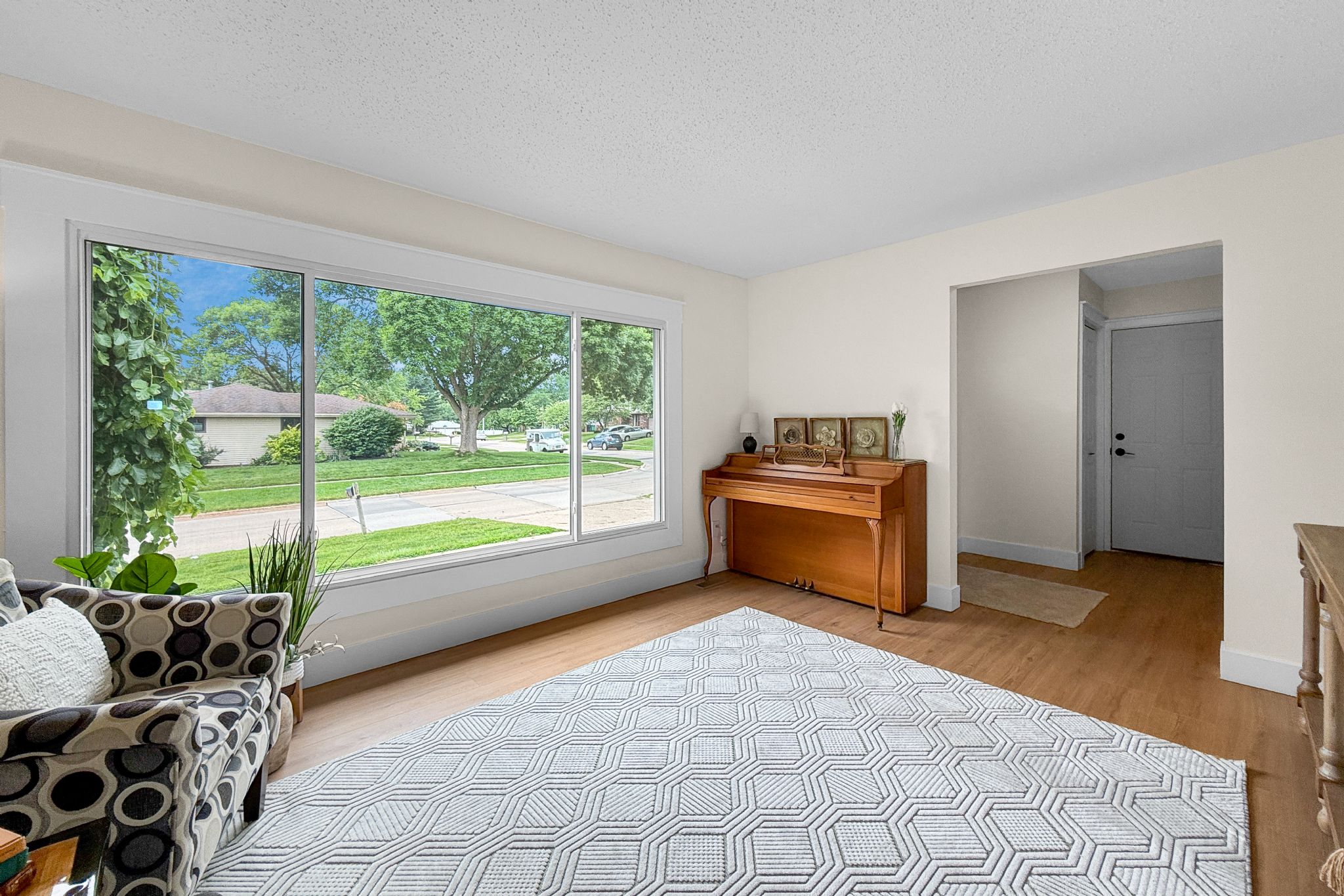 7929 Townsend Ave, Urbandale, IA, Image 3