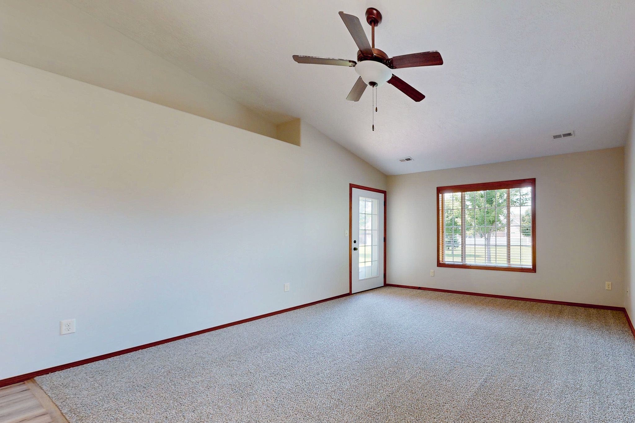 1115 N Valley View Rd, Sioux Falls, SD, Image 3