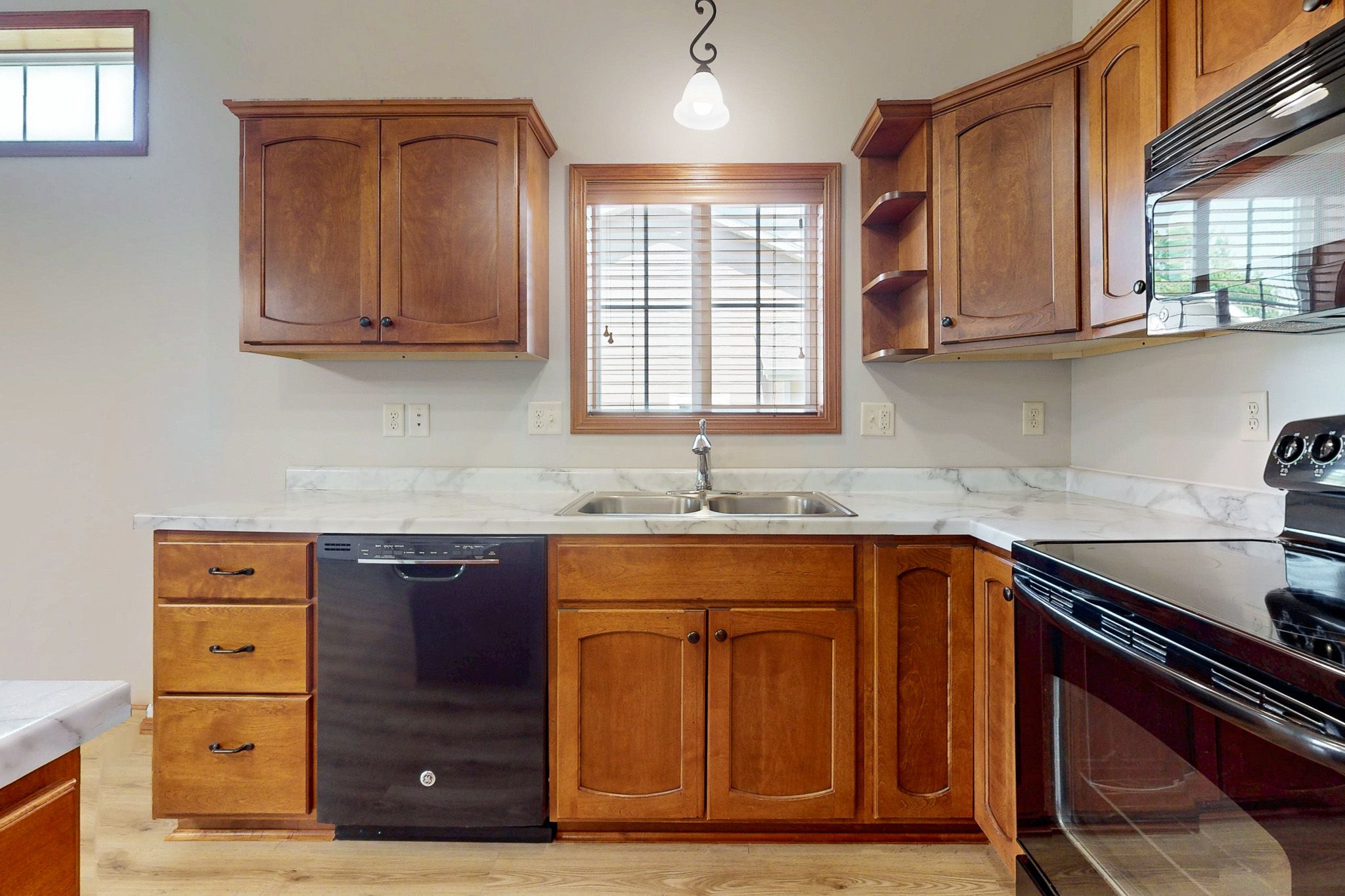 1115 N Valley View Rd, Sioux Falls, SD, Image 8