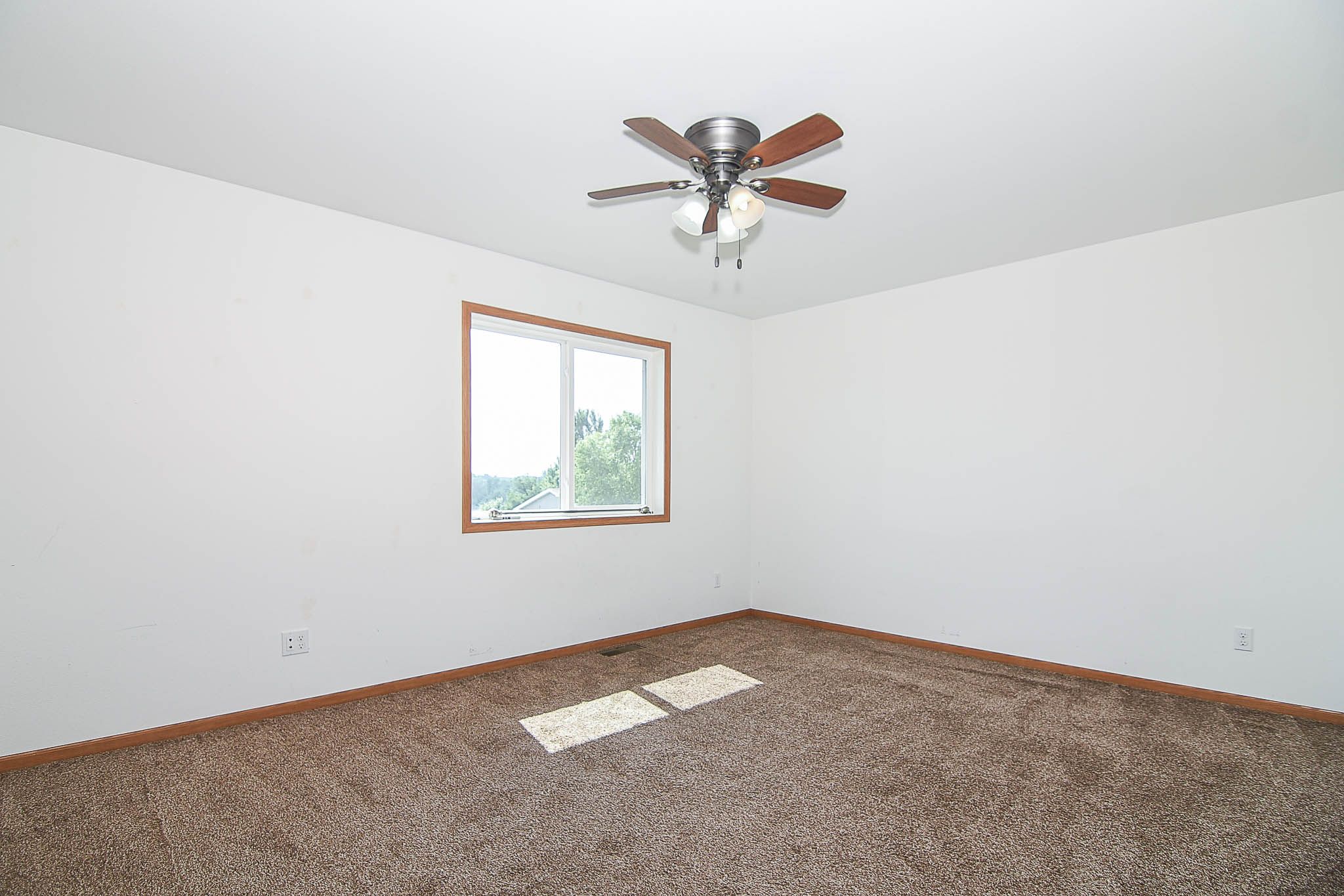 1982 Golden Eagle Drive, Dubuque, IA, Image 10