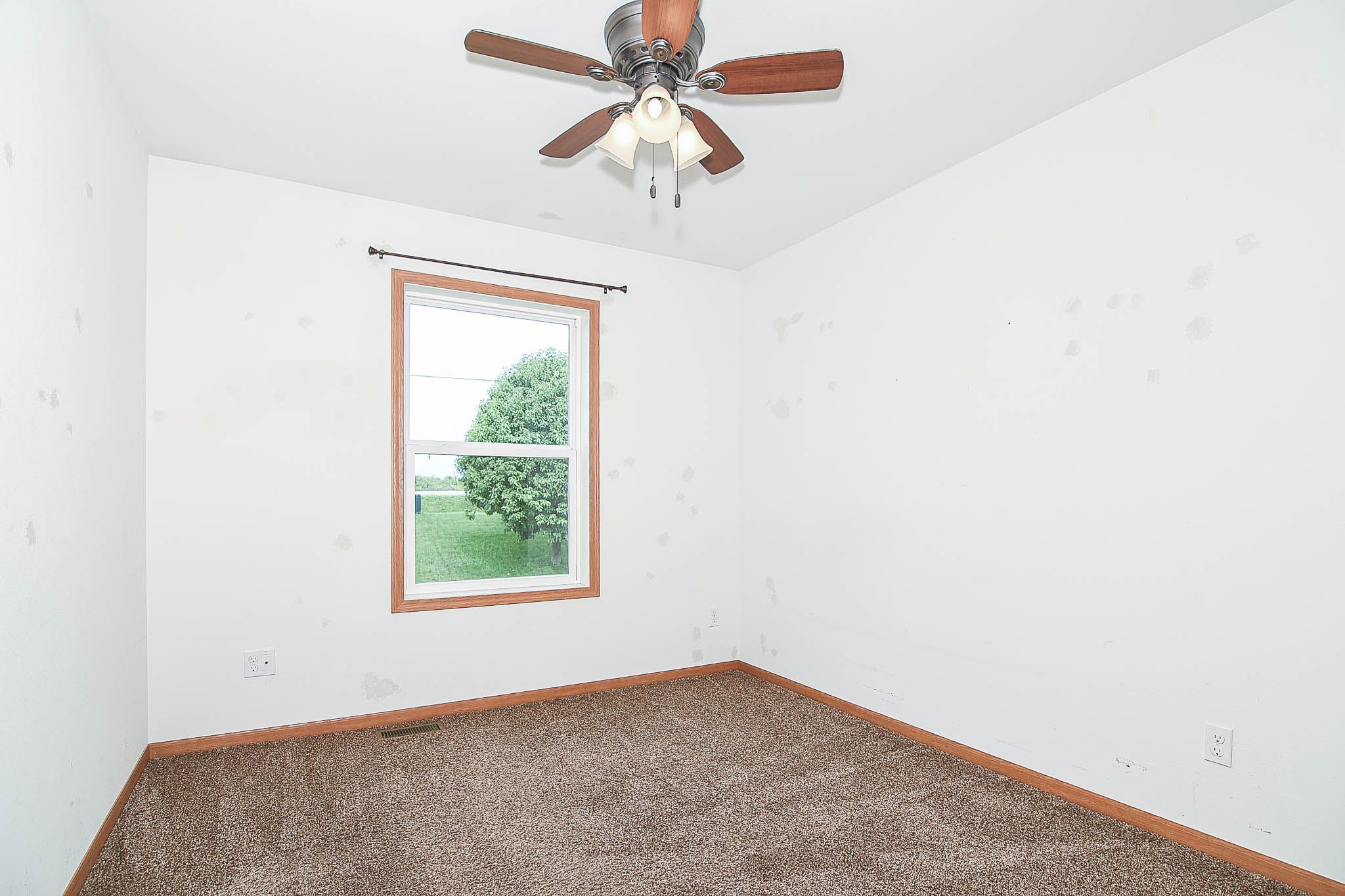 1982 Golden Eagle Drive, Dubuque, IA, Image 13