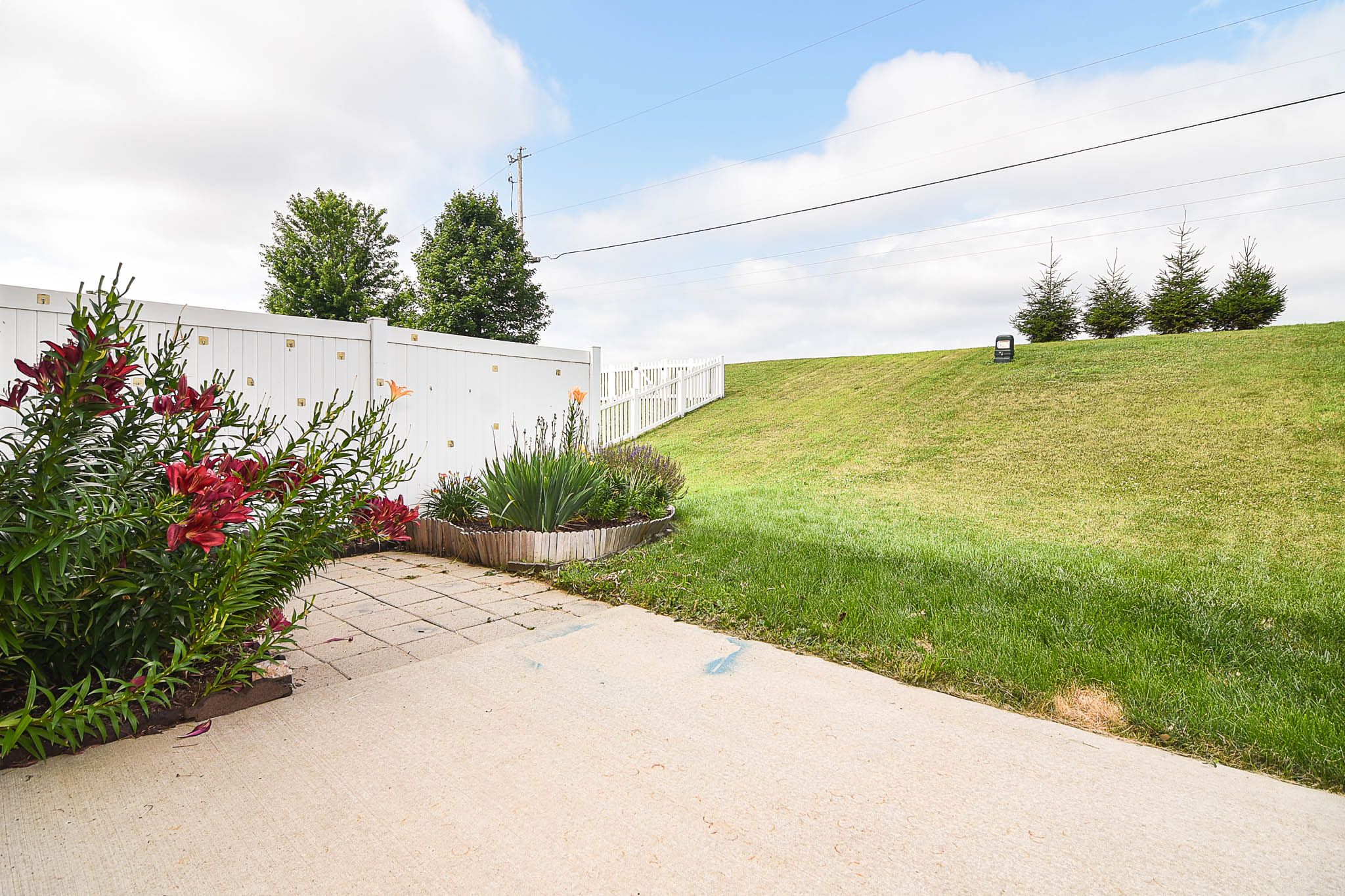 1982 Golden Eagle Drive, Dubuque, IA, Image 22