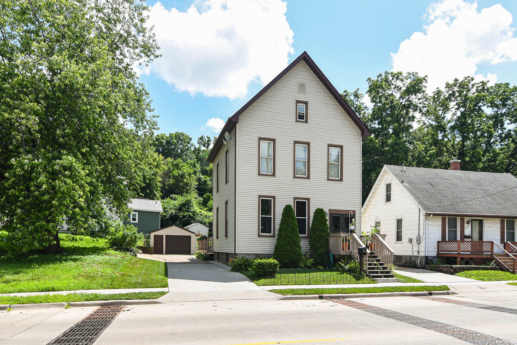 230 Kaufmann Avenue, Dubuque, IA, Image 0