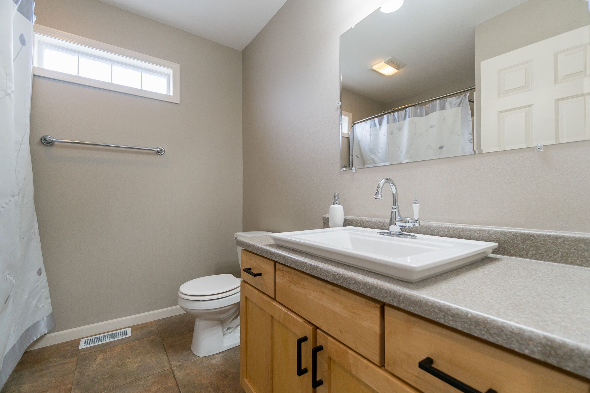 5719 Bethpage Cir SW, Cedar Rapids, IA, Image 17