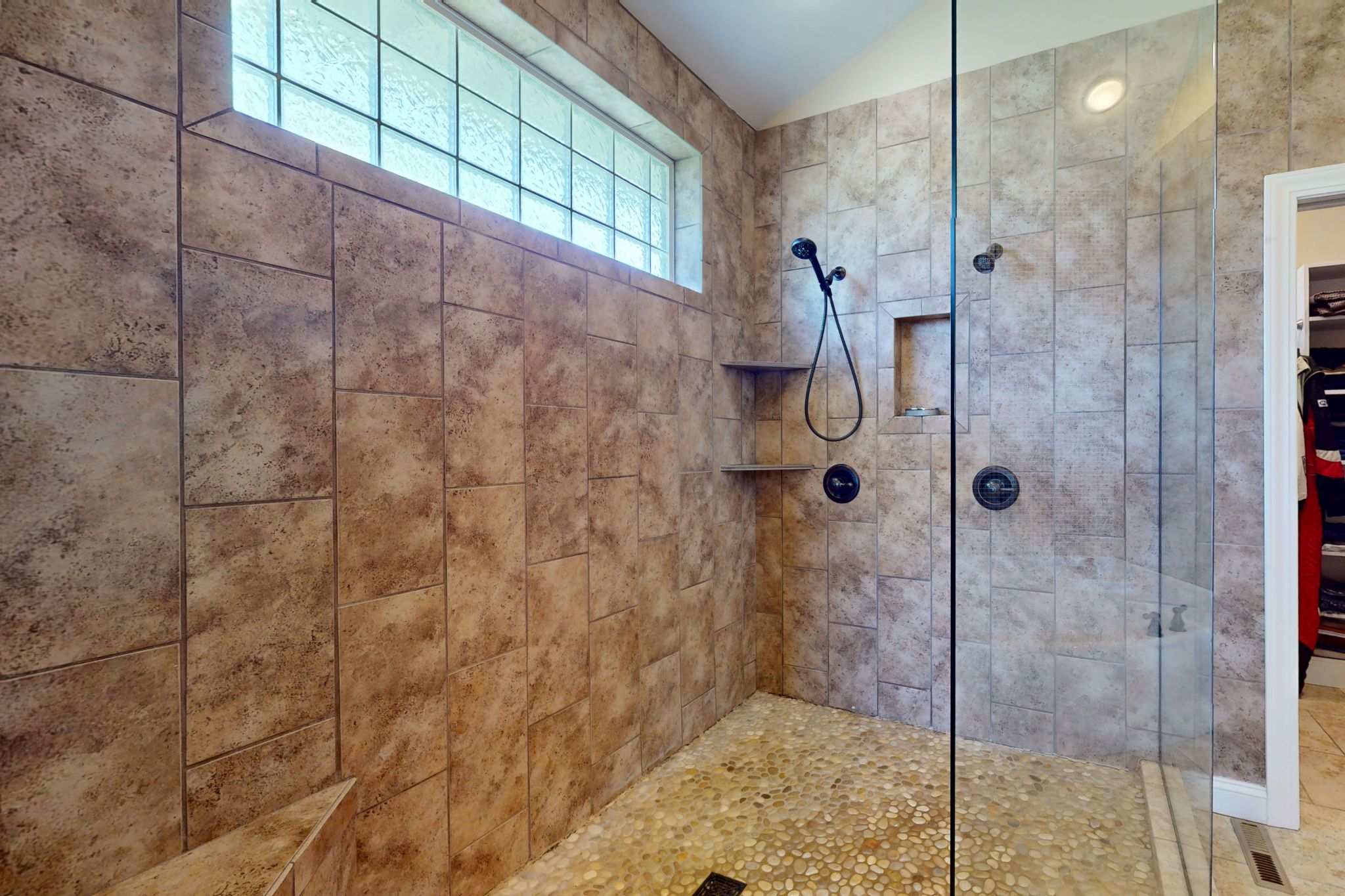 2109 Wedgewood Drive, Asbury, IA, Image 24