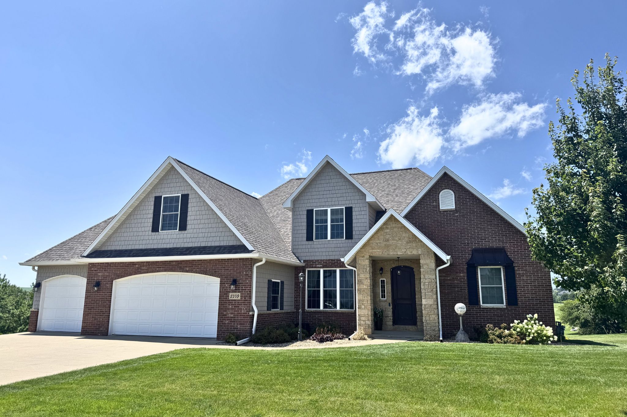 2109 Wedgewood Drive, Asbury, IA, Image 1