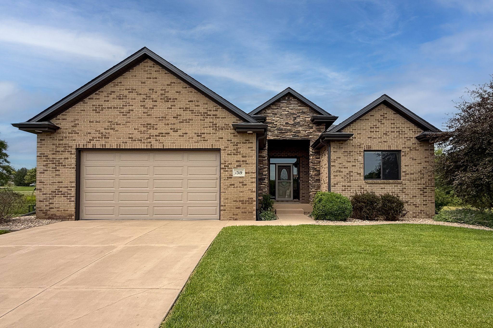 1319 W Cademon Cir, Lincoln, NE, Image 1