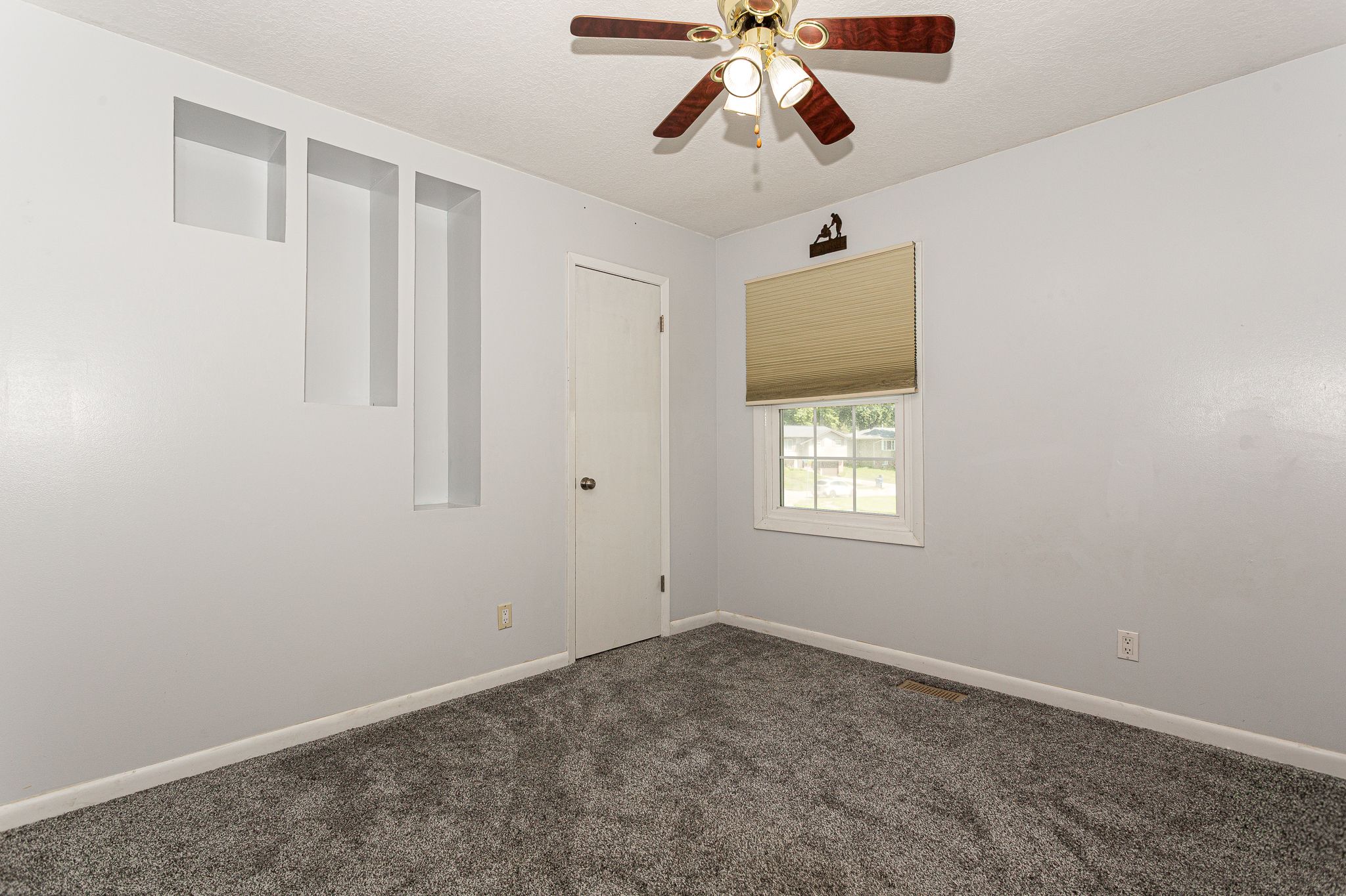 1320 Medina Ct, Bettendorf, IA, Image 18