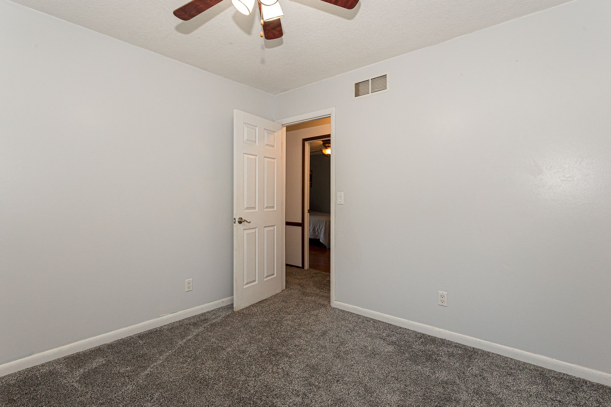 1320 Medina Ct, Bettendorf, IA, Image 19