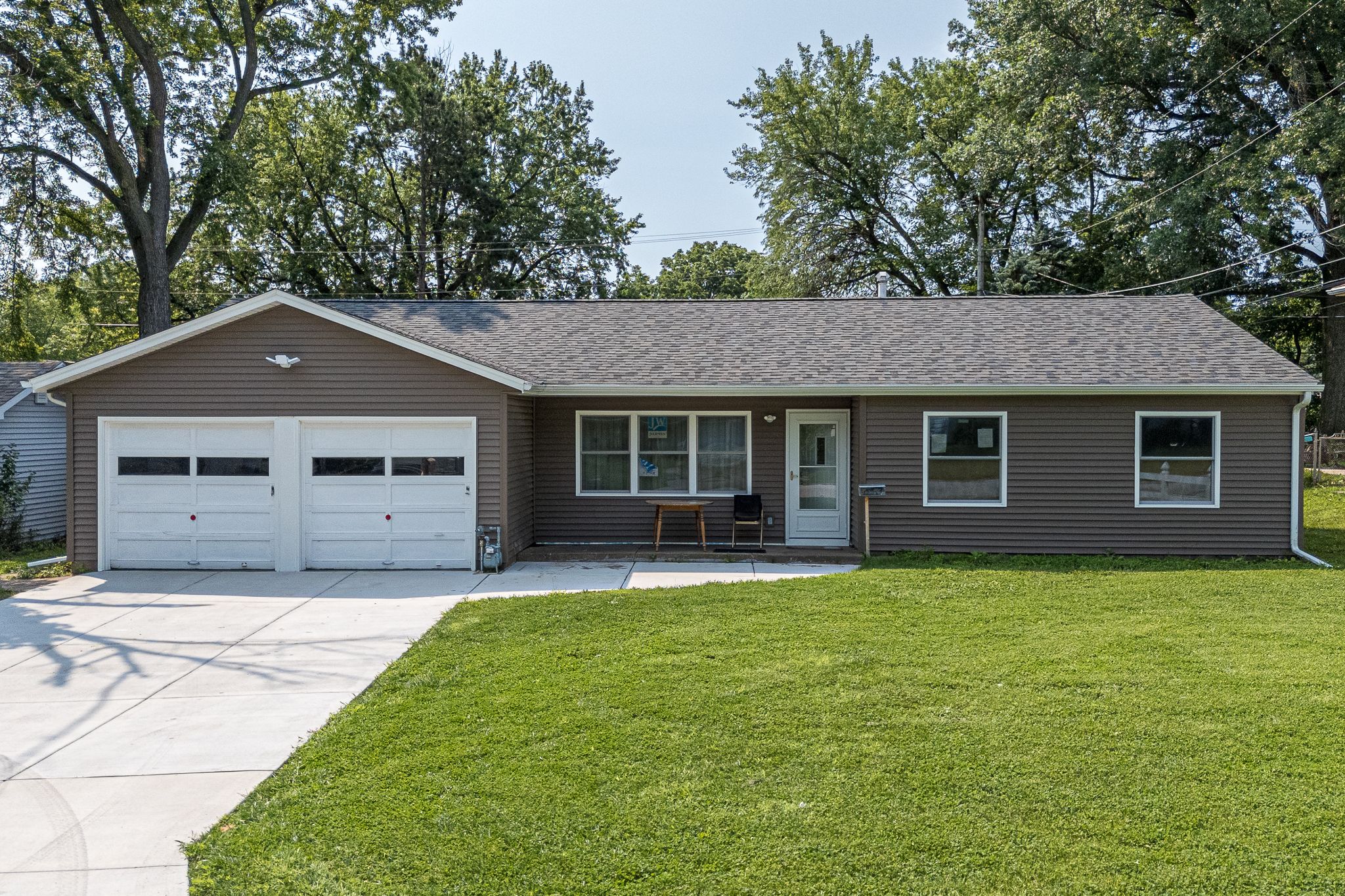 1607 Bellevue Ave, Bettendorf, IA, Image 0