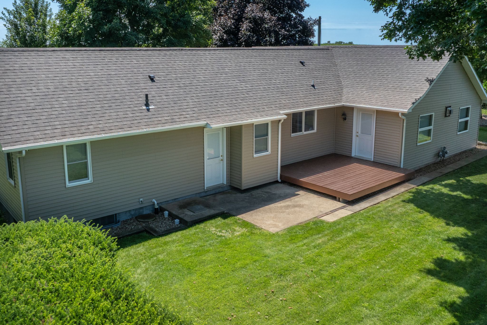 3701 Lafayette Rd, Center Point, IA, Image 30