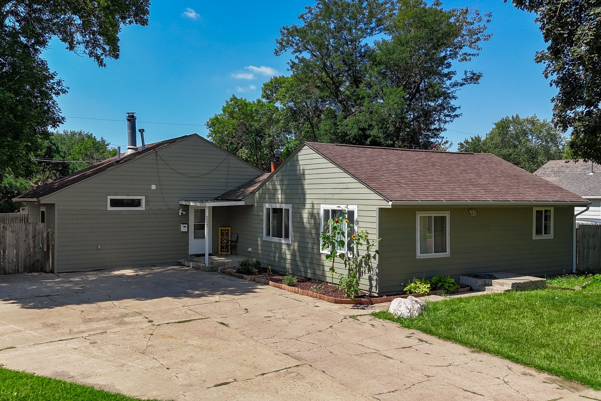 3021 S Hawthorne, Sioux Falls, SD, Image 1
