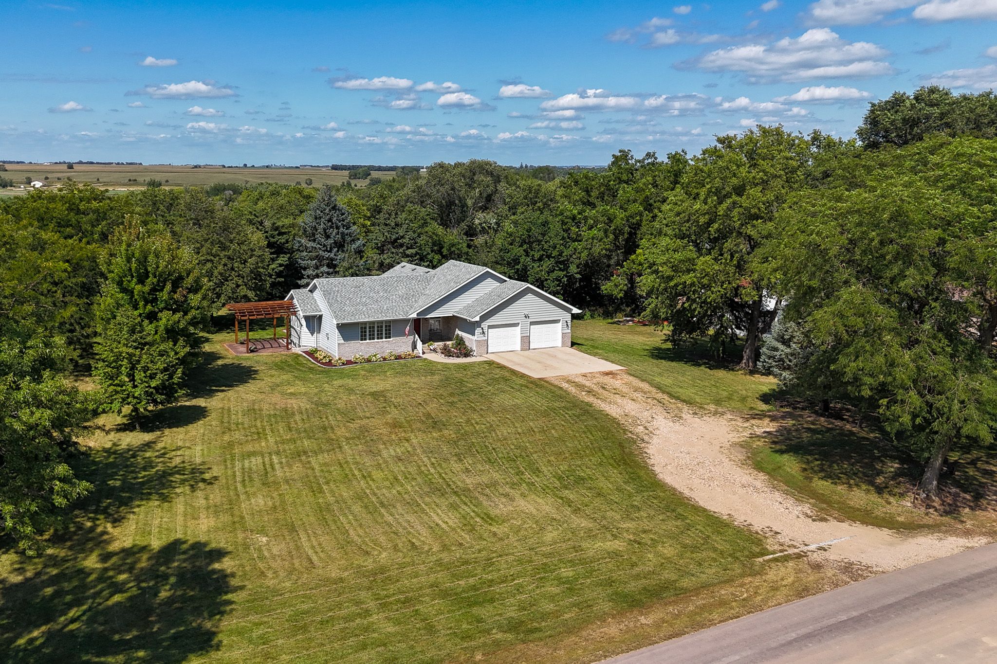 685 W Sanborn St, Parker, SD, Image 1