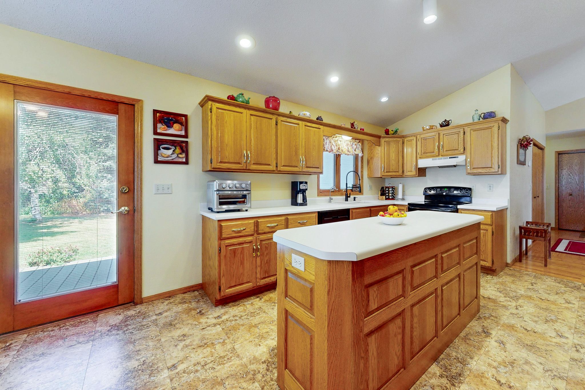 685 W Sanborn St, Parker, SD, Image 4