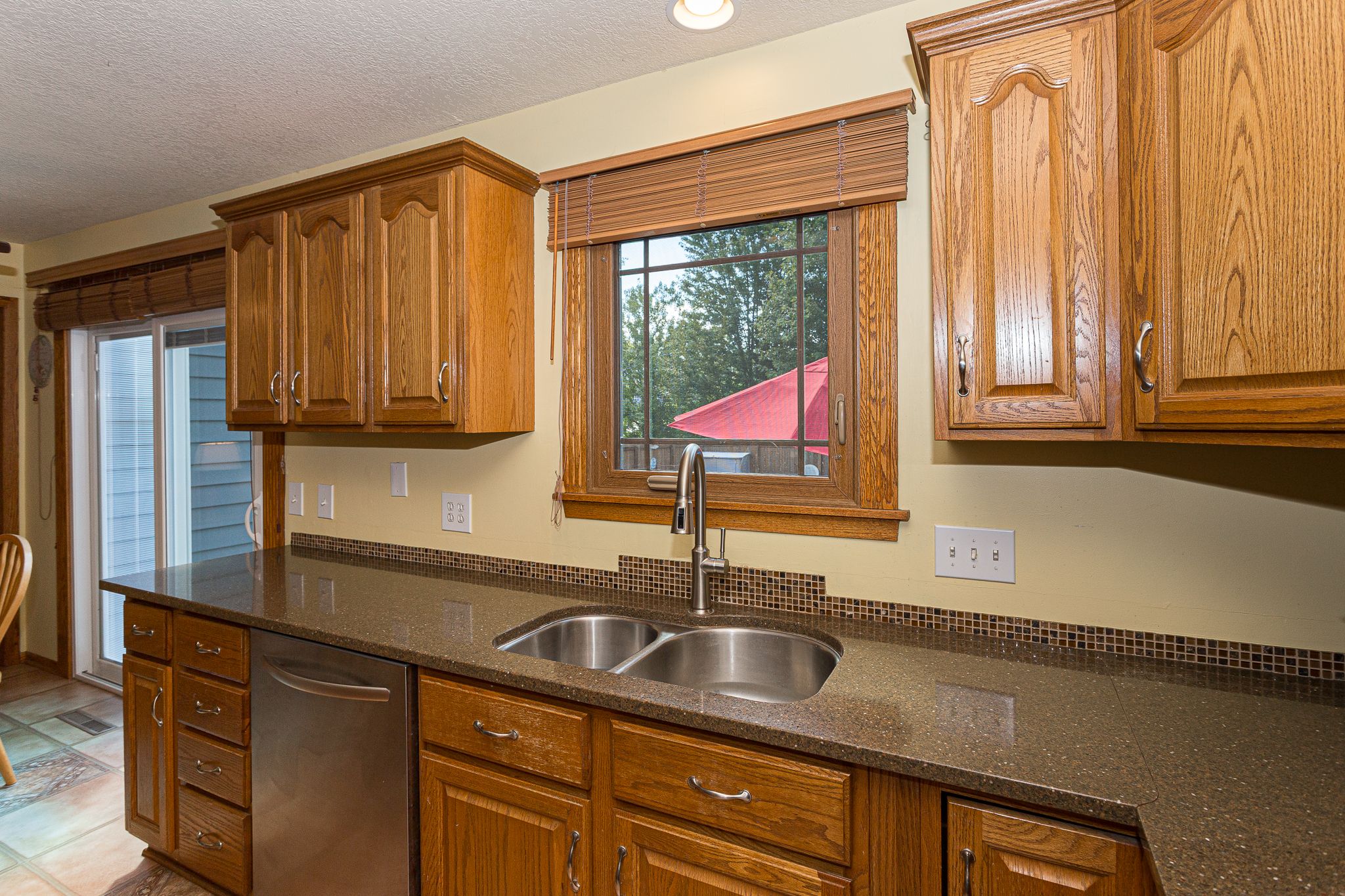 3856 Lexington Court, Bettendorf, IA, Image 9