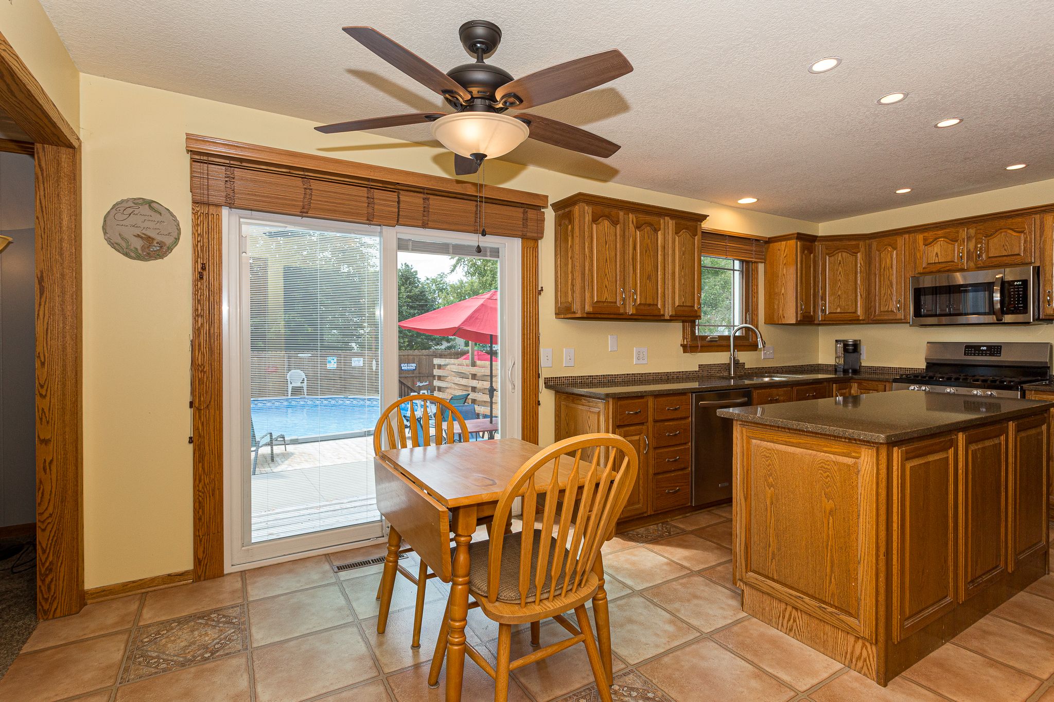 3856 Lexington Court, Bettendorf, IA, Image 10