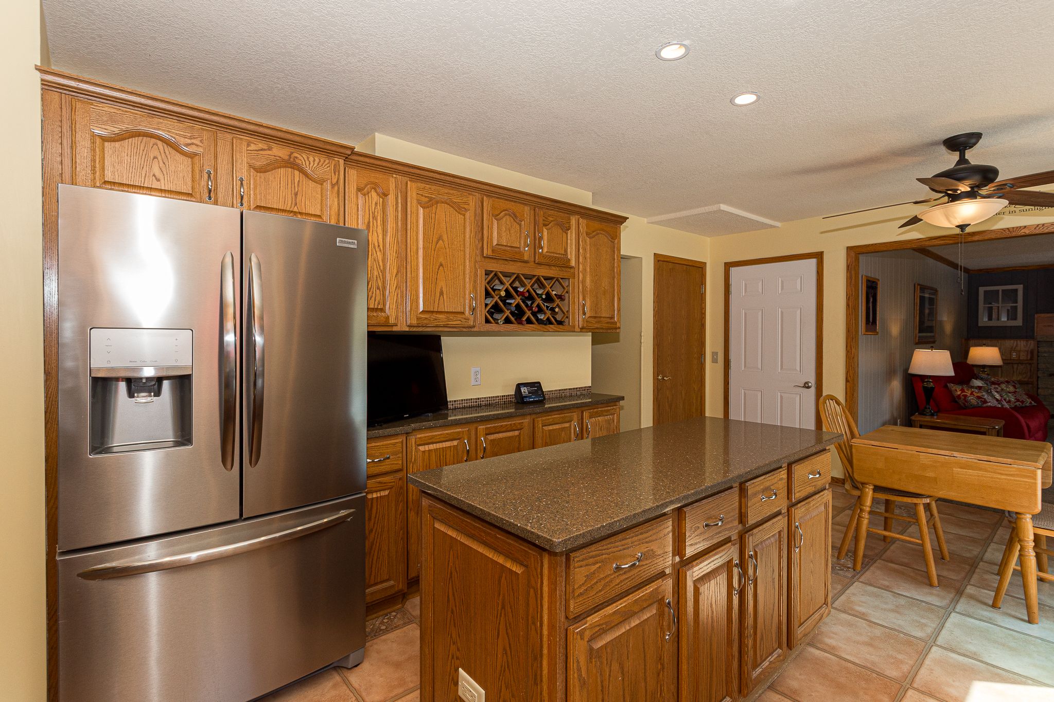 3856 Lexington Court, Bettendorf, IA, Image 7