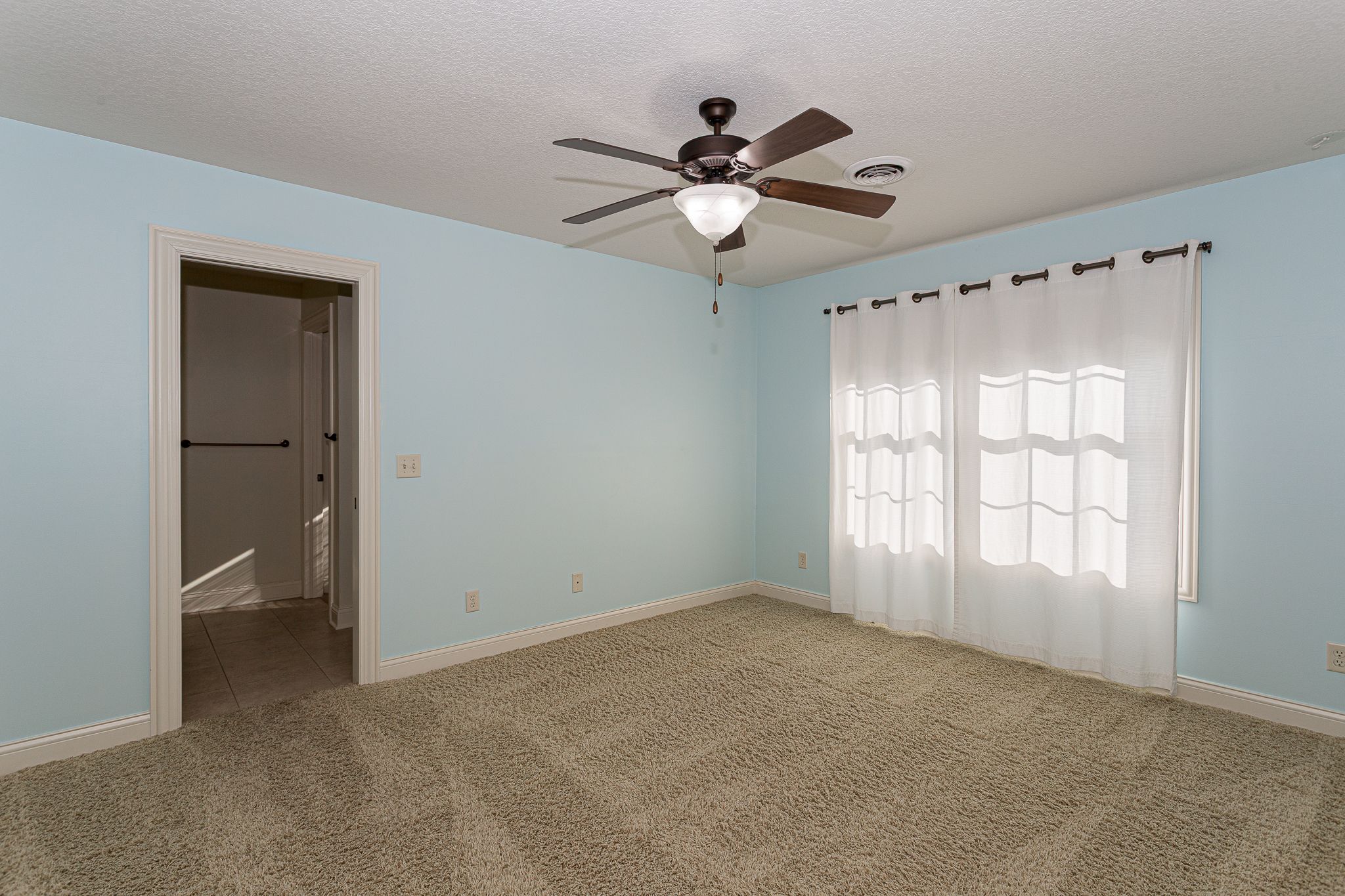 3196 Westminster Rd,&nbsp;Bettendorf,&nbsp;IA,&nbsp;Image&nbsp;29