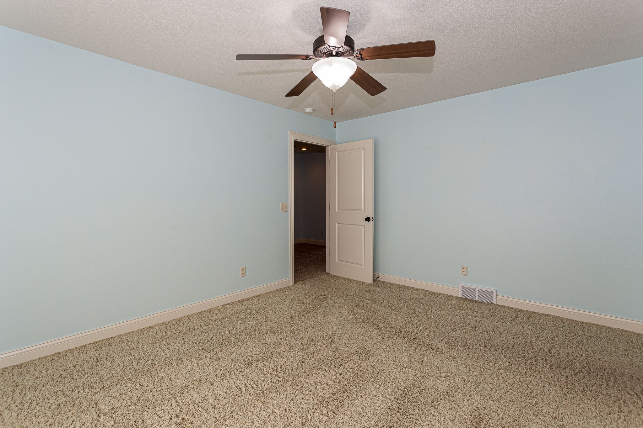 3196 Westminster Rd,&nbsp;Bettendorf,&nbsp;IA,&nbsp;Image&nbsp;30