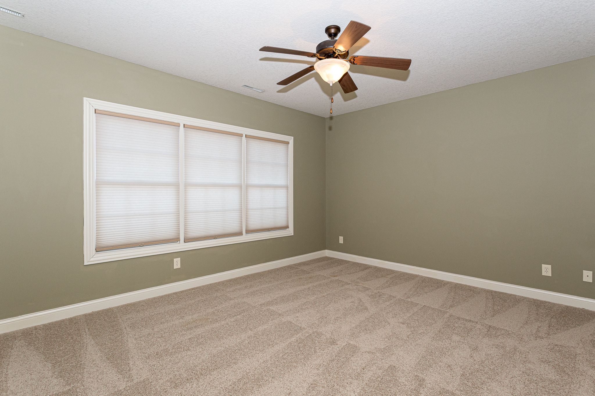 3196 Westminster Rd,&nbsp;Bettendorf,&nbsp;IA,&nbsp;Image&nbsp;51