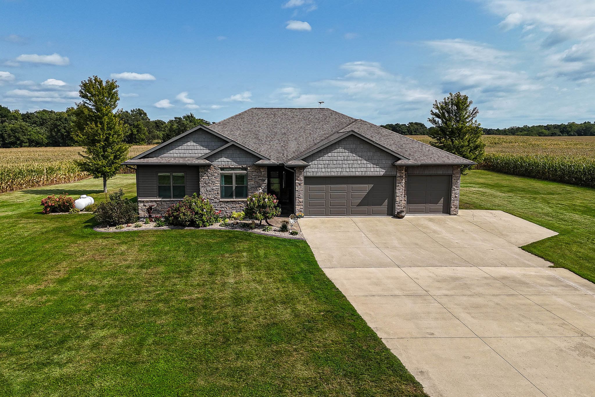 1828 160th Ave, Manchester, IA, Image 0