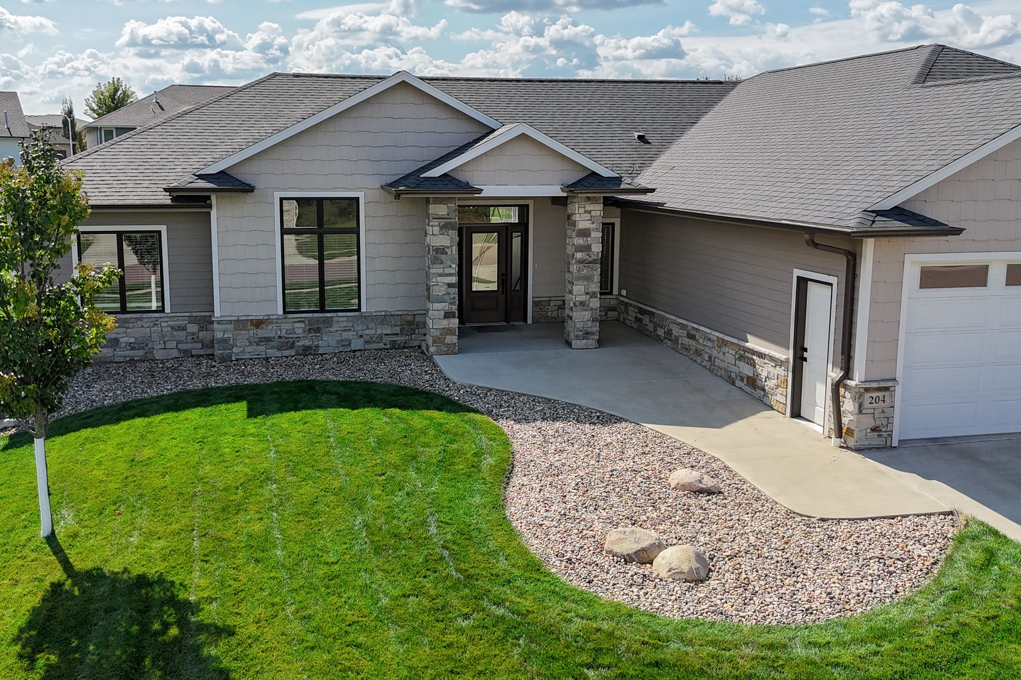 204 N Autumnwood Ct, Sioux Falls, SD, Image 2