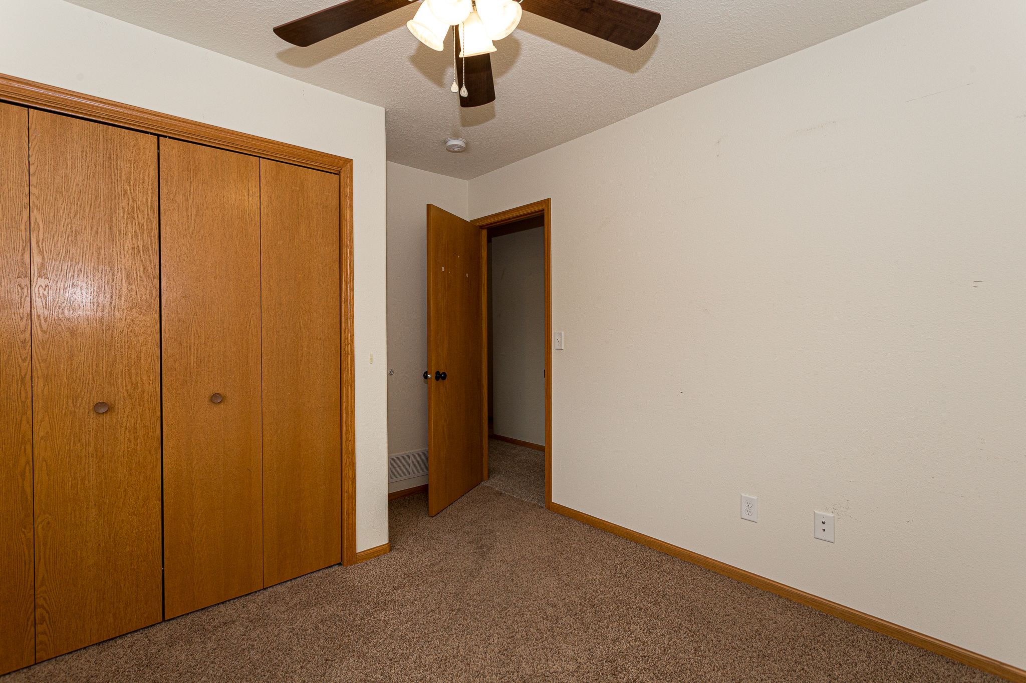 1570 Savannah Circle, Davenport, IA, Image 22