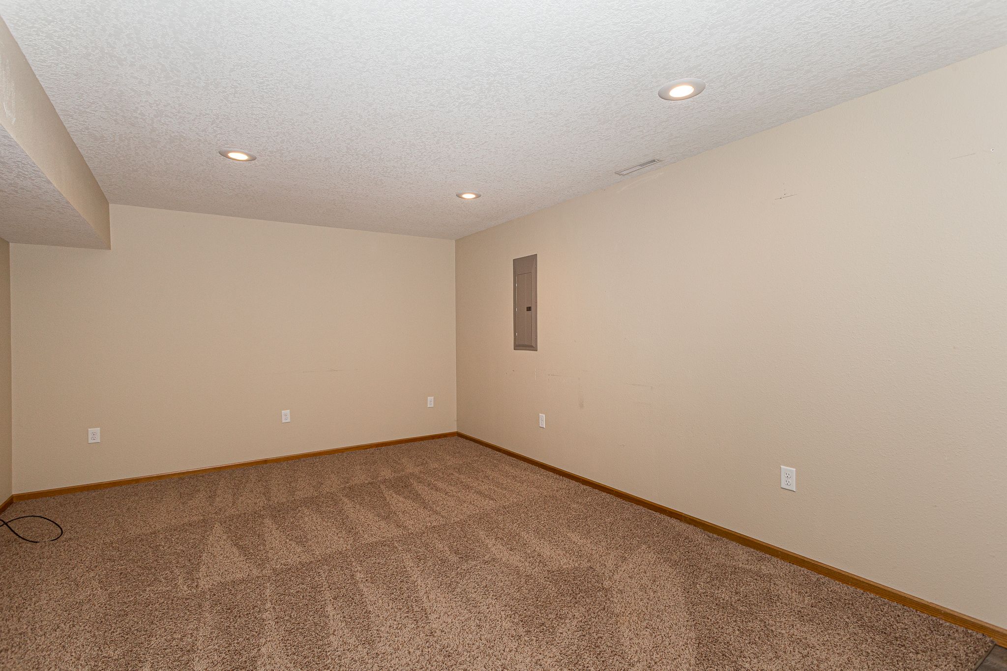 1570 Savannah Circle, Davenport, IA, Image 24