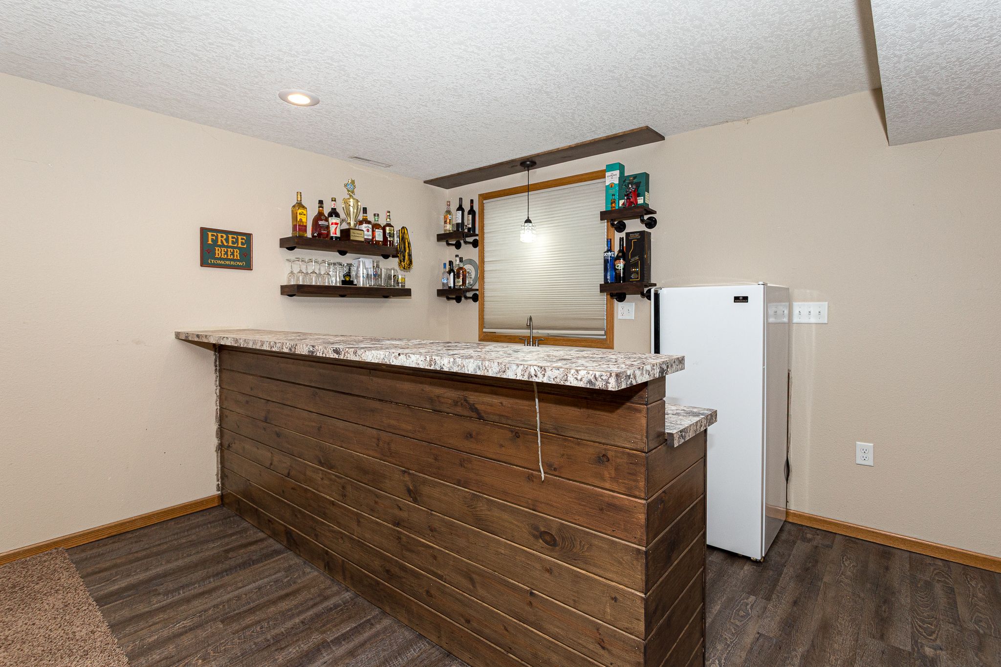 1570 Savannah Circle, Davenport, IA, Image 28